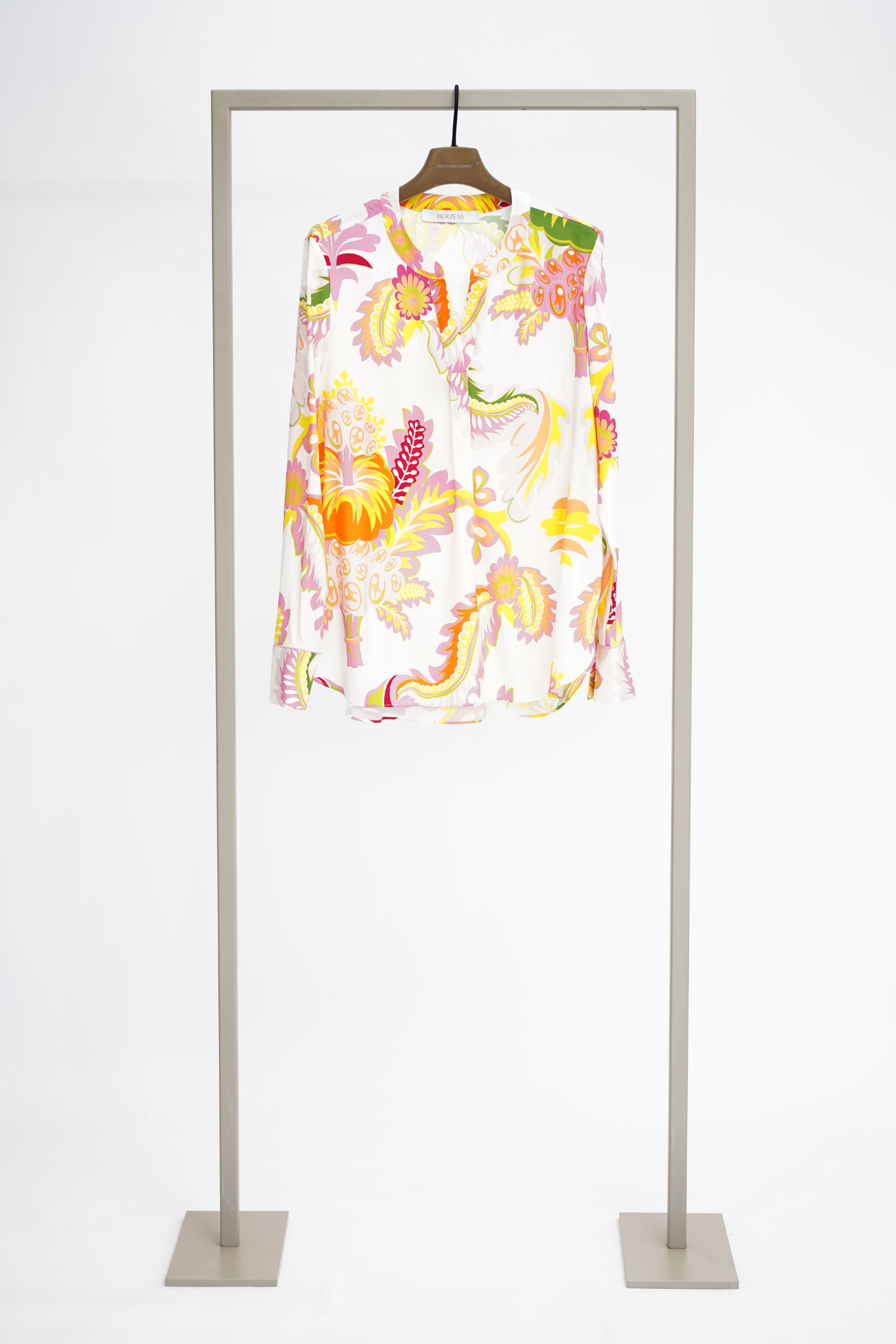 Herzen's Angelegenheit 6059 Silk Blouse Pink Buttercup from Herzen's Angelegenheit, shop Herzen's Angelegenheit at Dotique.