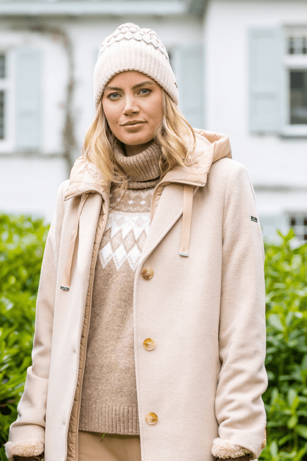 HV Society light taupe fair isle turtleneck jumper with white diamond detail – Dotique