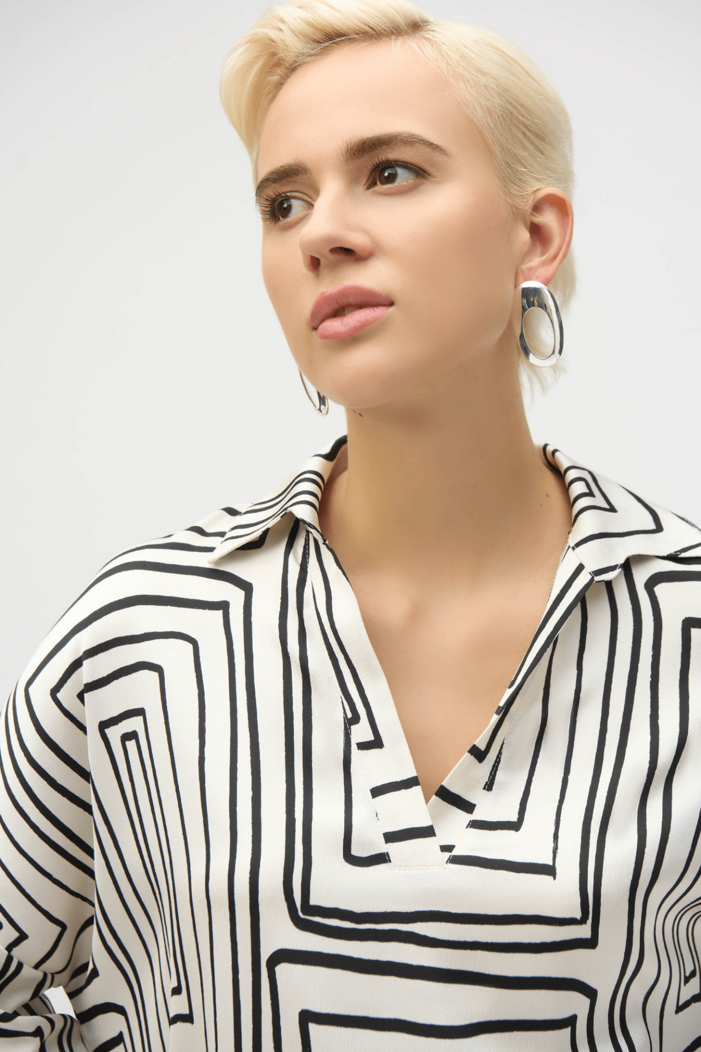 joseph-ribkoff-252060-cream-black-satin-geometric-print-boxy-top-dotique-1