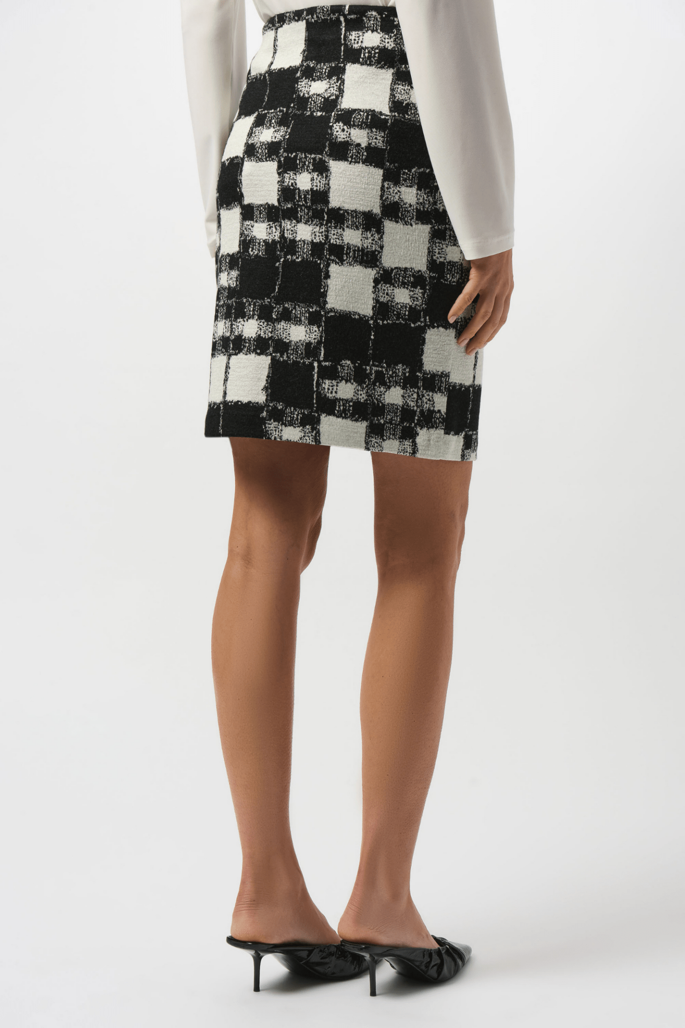 Joseph Ribkoff plaid jacquard pull-on skirt with buttoned pockets – Dotique