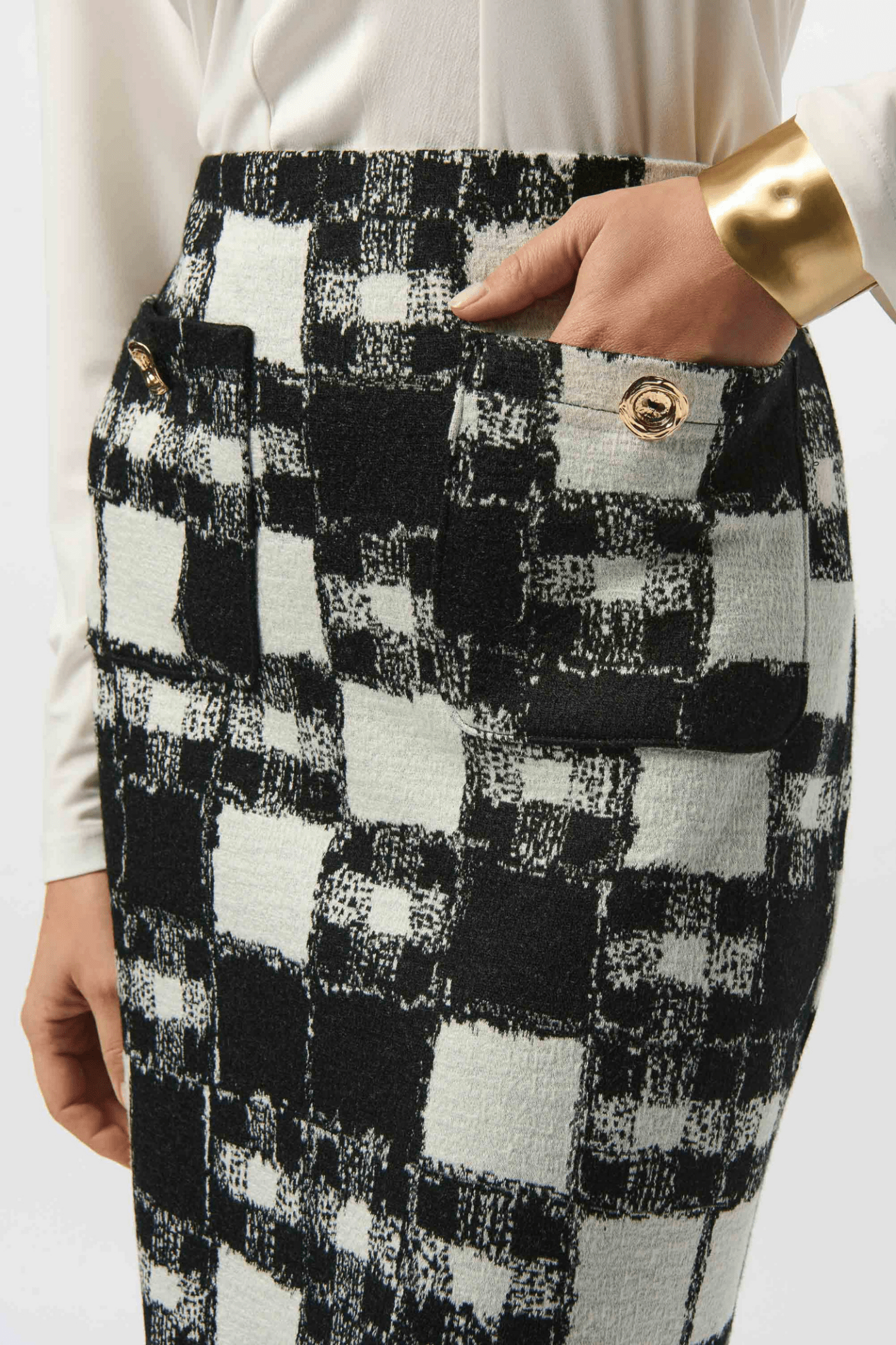 Joseph Ribkoff plaid jacquard pull-on skirt with buttoned pockets – Dotique