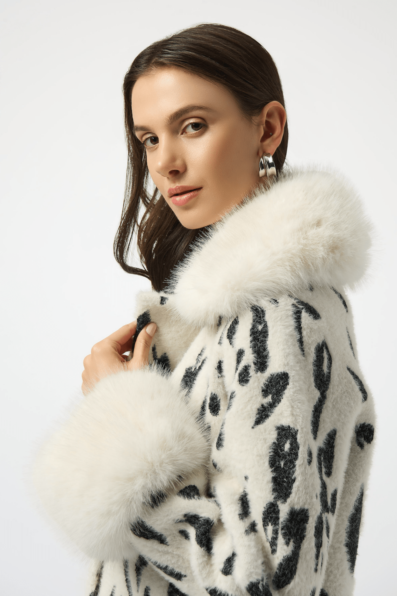  Joseph Ribkoff animal print feather yarn coat with faux fur collar and cuffs – Dotique