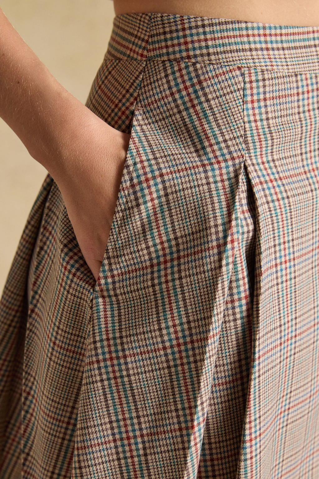 Shop the Joules Ada Short Pleated Skirt in Swindale Tweed. A heritage check mini with structured pleats, tailored waist and concealed side zip.