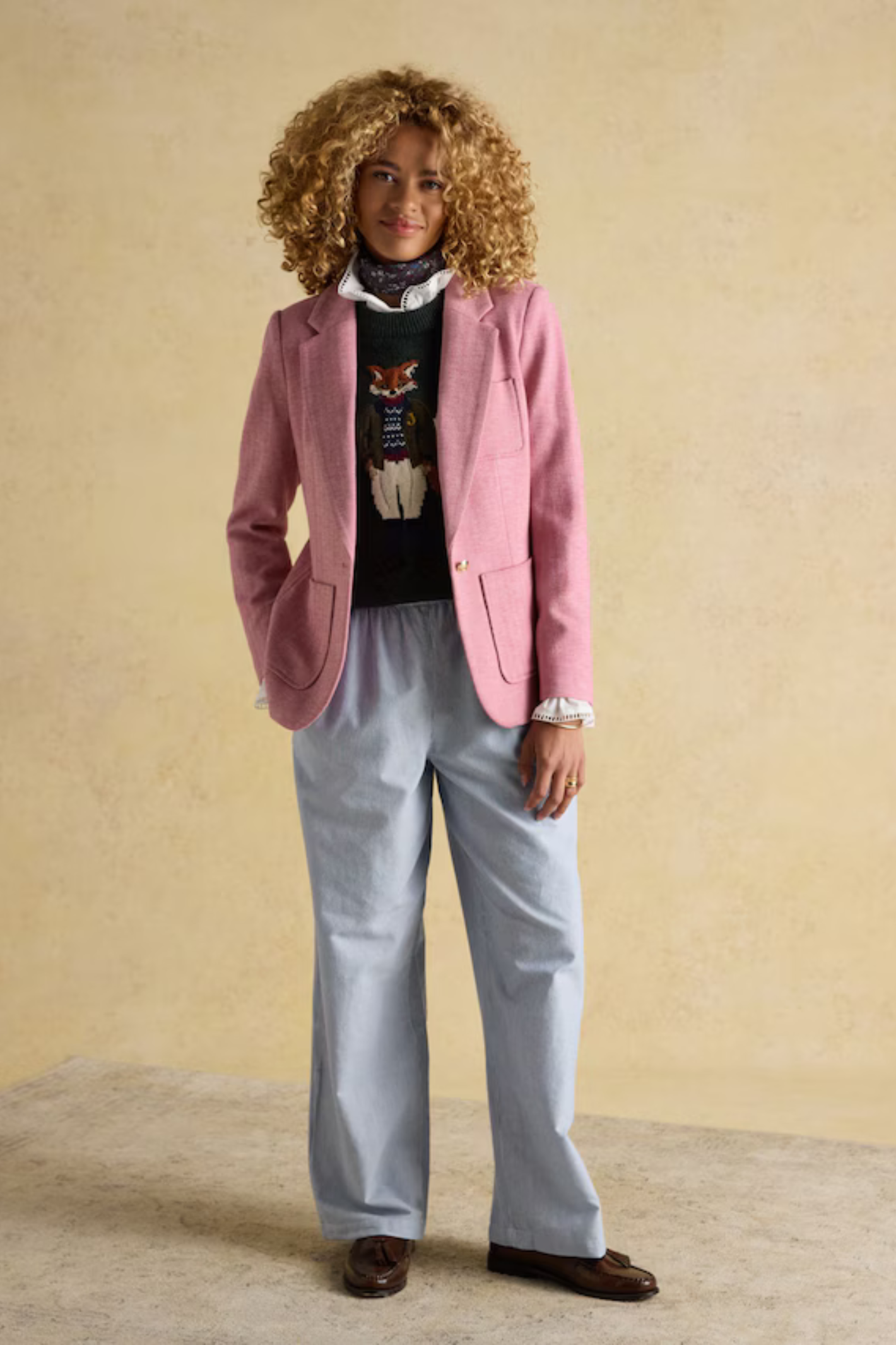 This Joules Albury Pink Herringbone Jersey Tweed Blazer pink cotton rich blazer is one of those pieces that instantly pulls an outfit together. Shop Joules at Dotique.