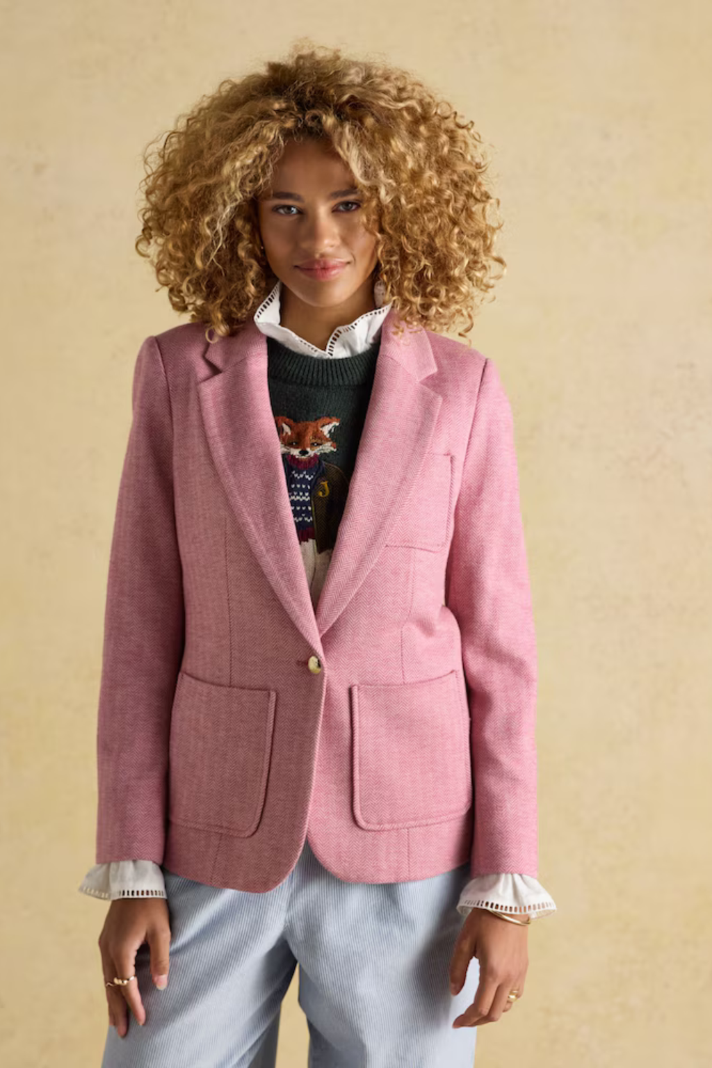 This Joules Albury Pink Herringbone Jersey Tweed Blazer pink cotton rich blazer is one of those pieces that instantly pulls an outfit together. Shop Joules at Dotique.