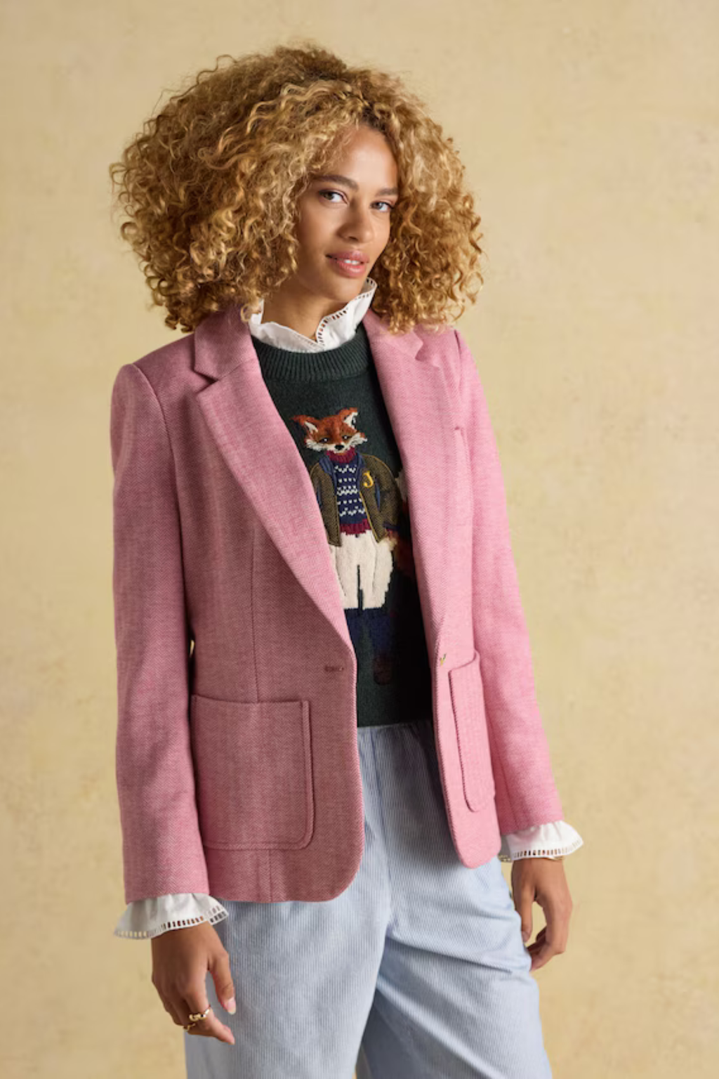 This Joules Albury Pink Herringbone Jersey Tweed Blazer pink cotton rich blazer is one of those pieces that instantly pulls an outfit together. Shop Joules at Dotique.