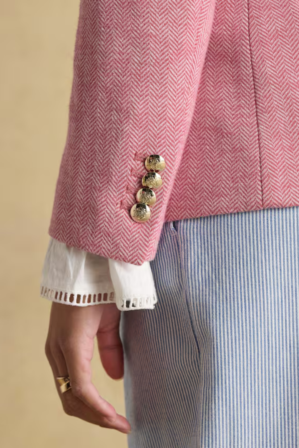 This Joules Albury Pink Herringbone Jersey Tweed Blazer pink cotton rich blazer is one of those pieces that instantly pulls an outfit together. Shop Joules at Dotique.