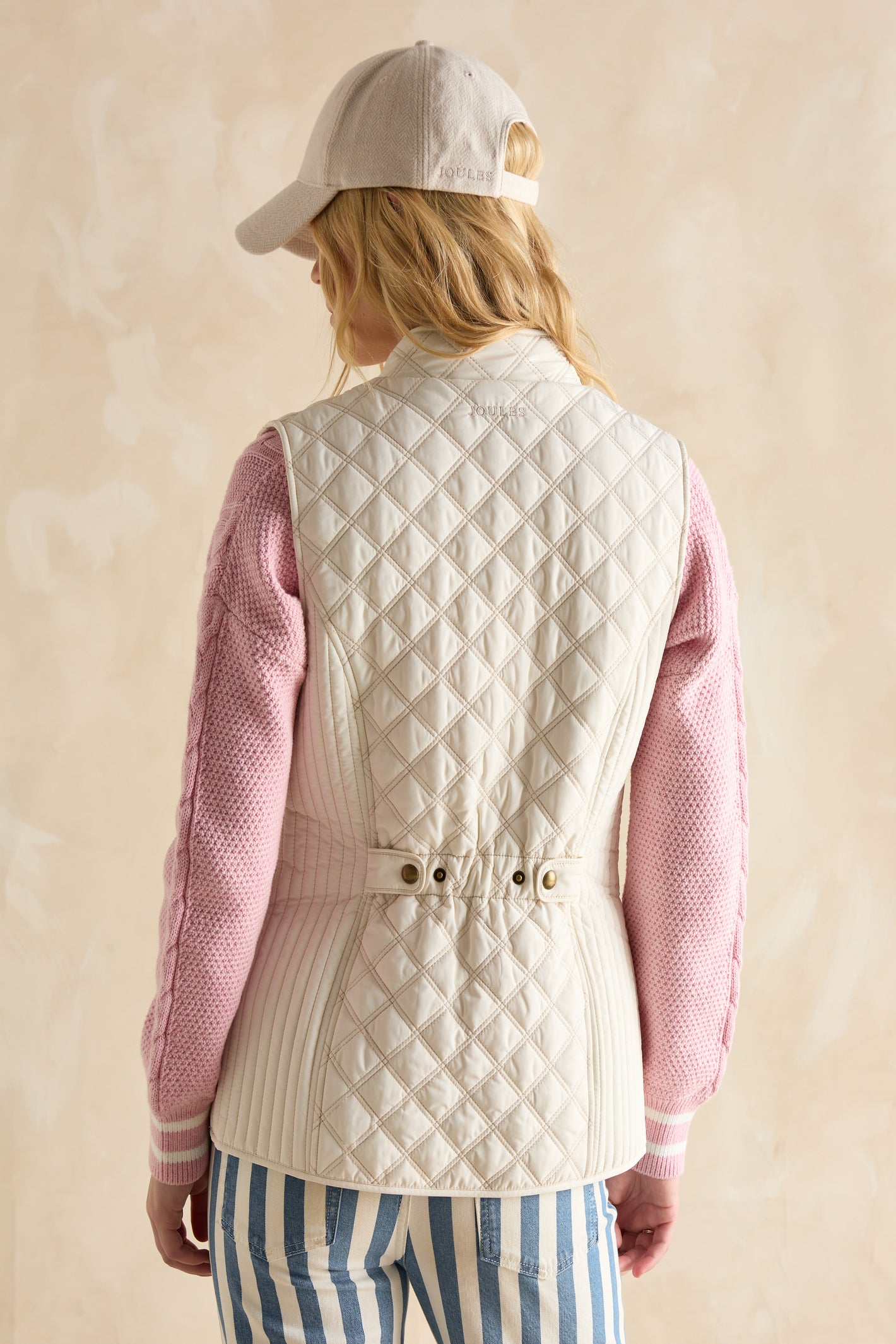 A true Joules classic, the Minx gilet is one of those layers you’ll reach for again and again. Light yet warm, it features timeless diamond quilting, a zip-through front and subtle shaping through the sides for a flattering fit.