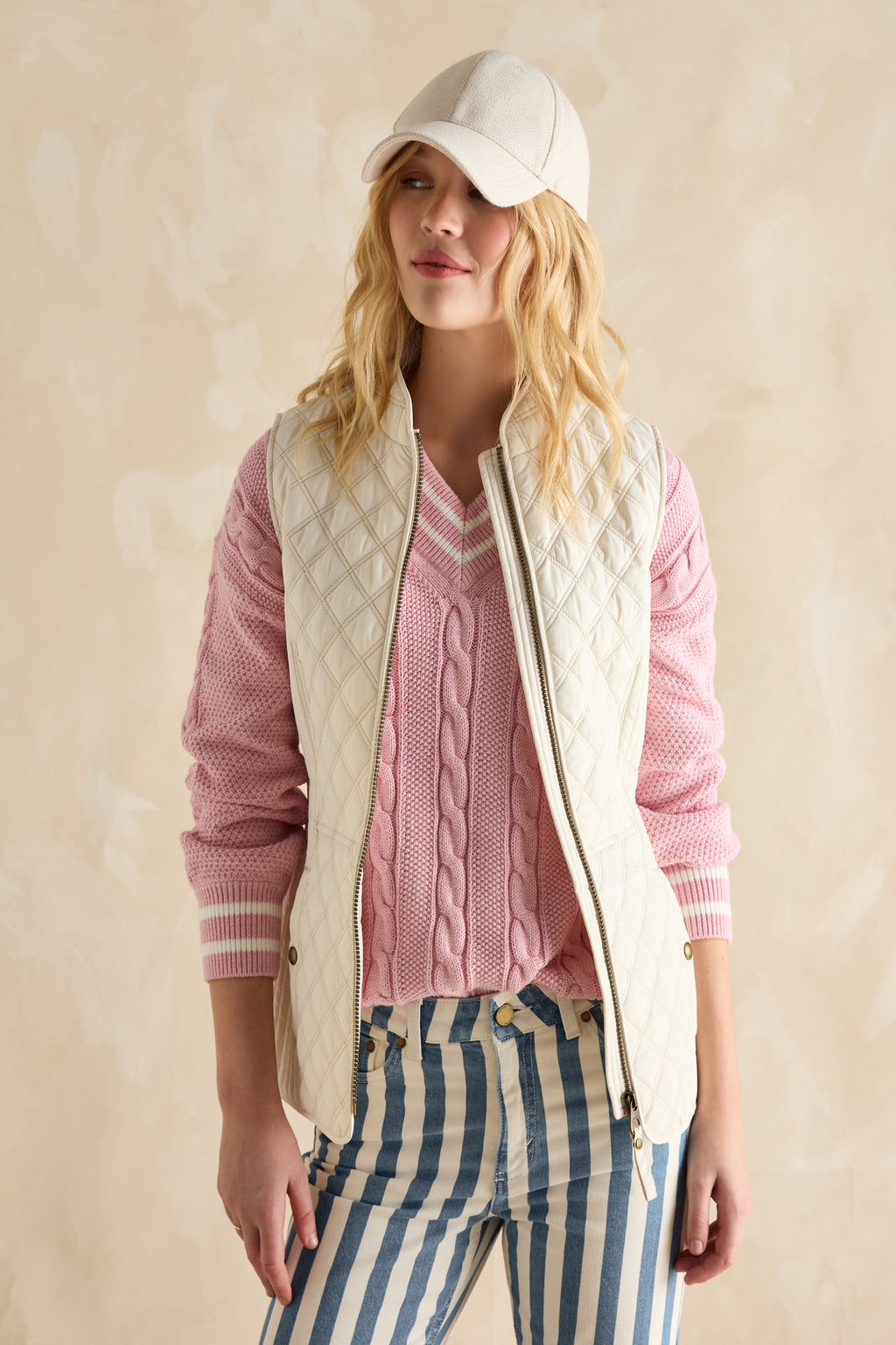 A true Joules classic, the Minx gilet is one of those layers you’ll reach for again and again. Light yet warm, it features timeless diamond quilting, a zip-through front and subtle shaping through the sides for a flattering fit.