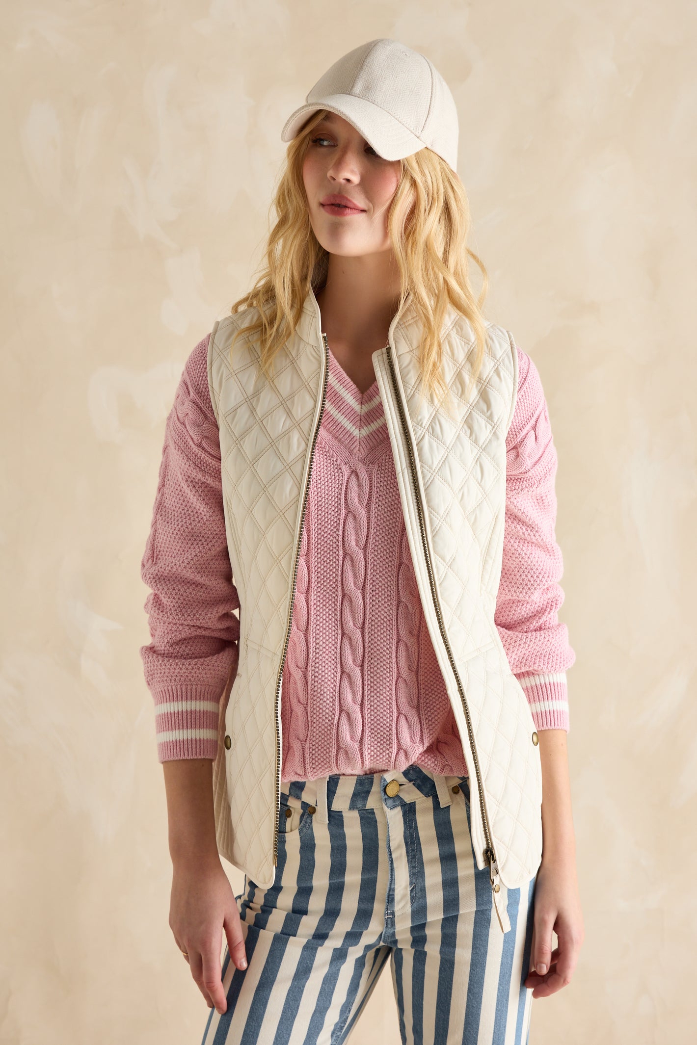 A true Joules classic, the Minx gilet is one of those layers you’ll reach for again and again. Light yet warm, it features timeless diamond quilting, a zip-through front and subtle shaping through the sides for a flattering fit.