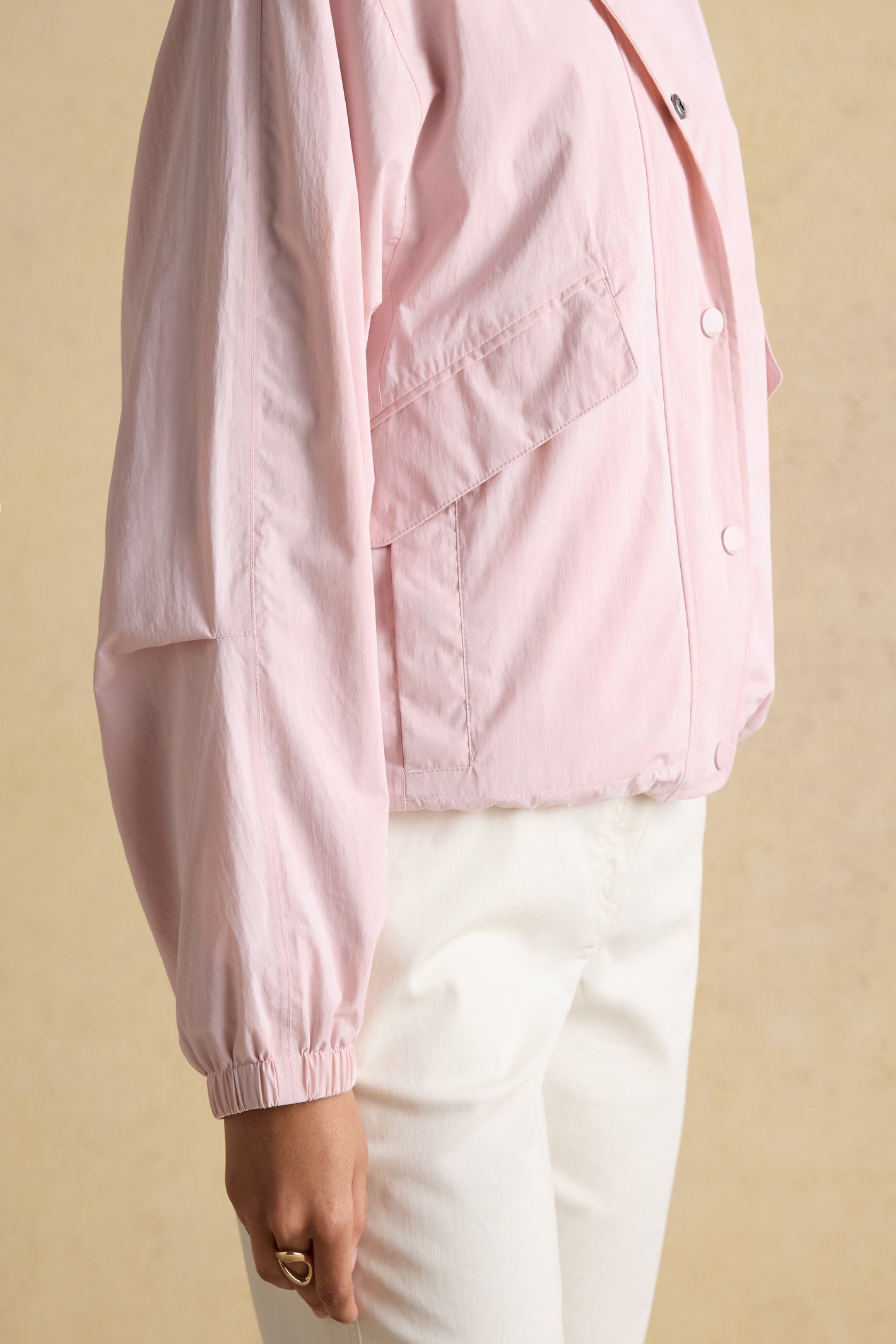 The Joules Hove waterproof windbreaker combines reliable weather protection with a modern, sporty look. Shop Joules at Dotique.
