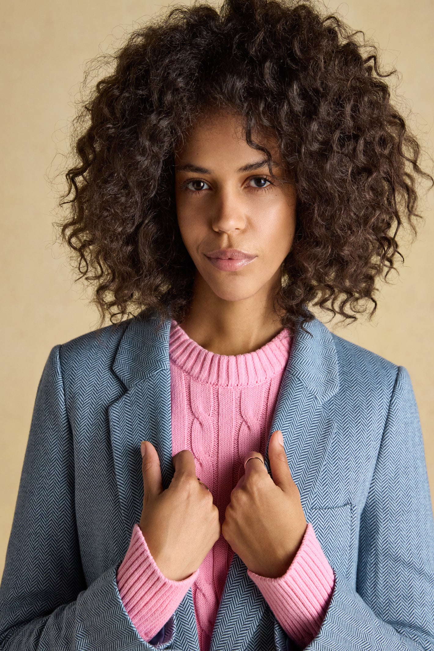 The Joules Albury blazer is a brilliant blend of smart tailoring and everyday comfort. Made from soft jersey tweed. Shop Joules at Dotique.