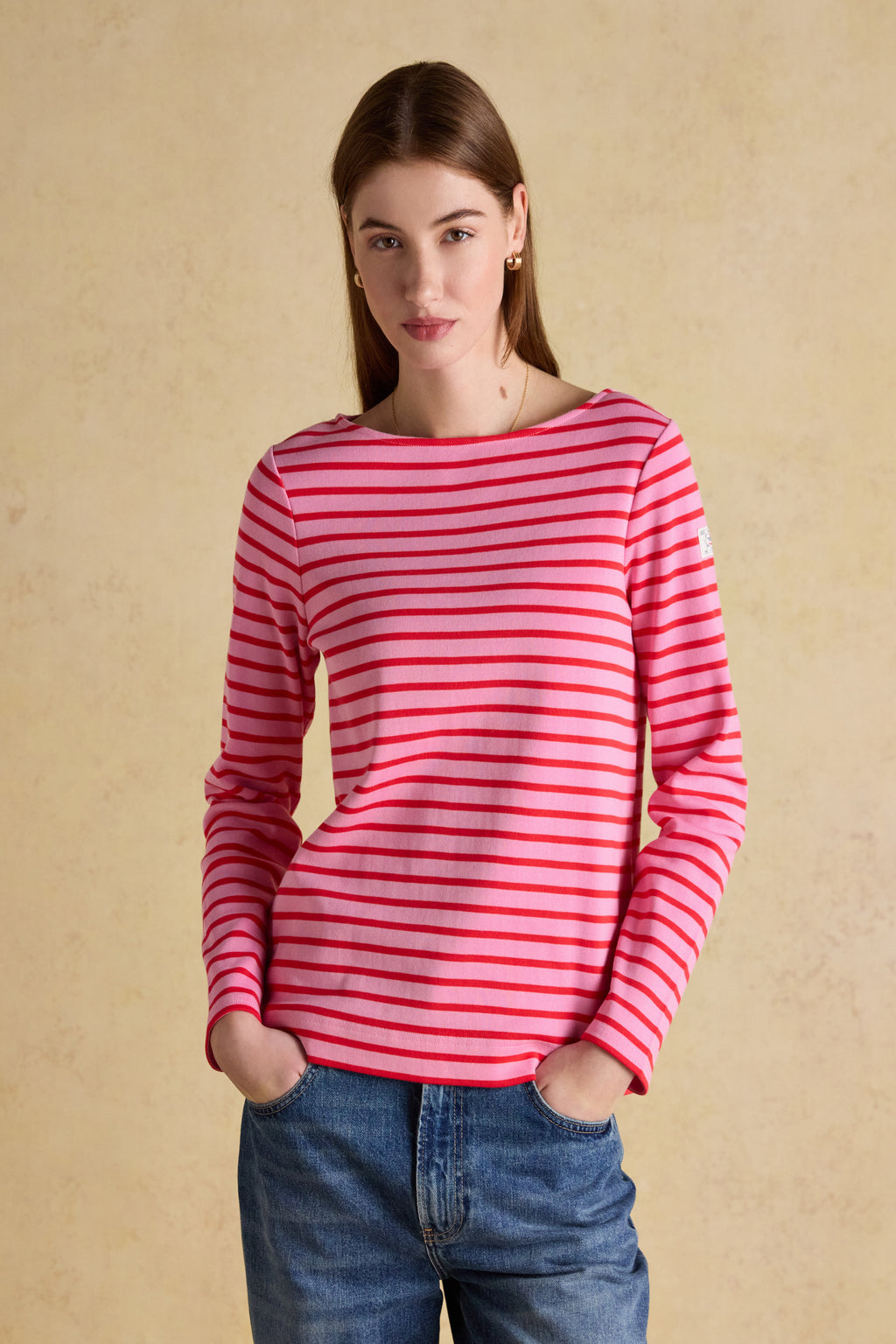 A timeless classic with a fresh pop of colour, the Joules Harbour Breton top in pink and red stripe is one of those pieces that never dates. Shop Joules at Dotique.
