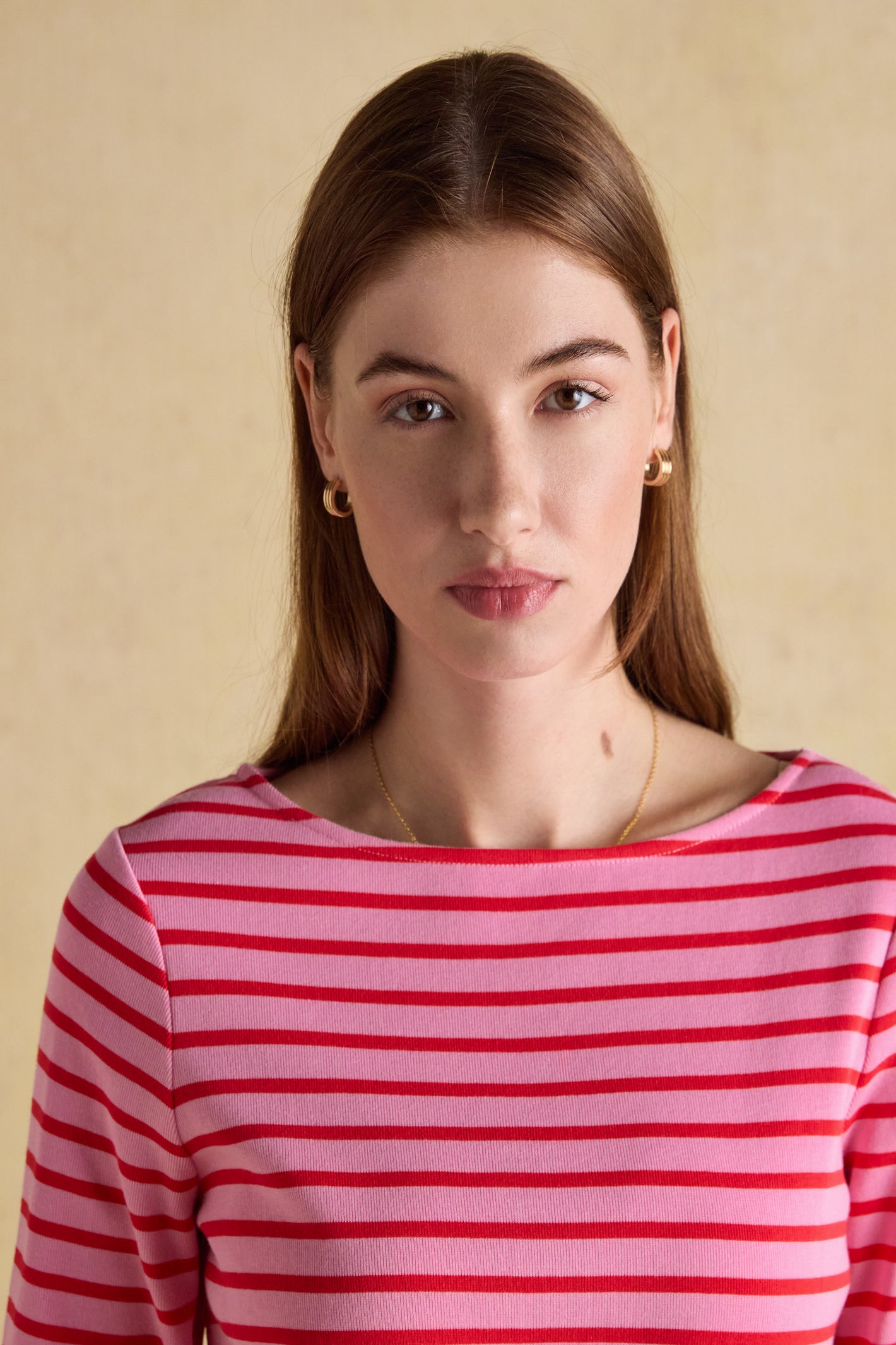 A timeless classic with a fresh pop of colour, the Joules Harbour Breton top in pink and red stripe is one of those pieces that never dates. Shop Joules at Dotique.