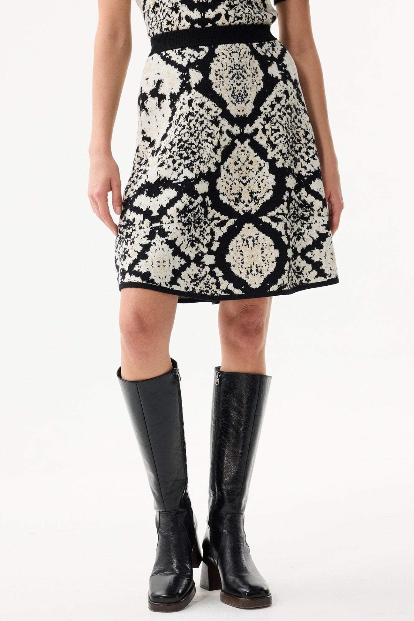 Leo & Ugo KHJ976 Black White Patterned A - Line Knit Skirt - Dotique - Leo & Ugo
