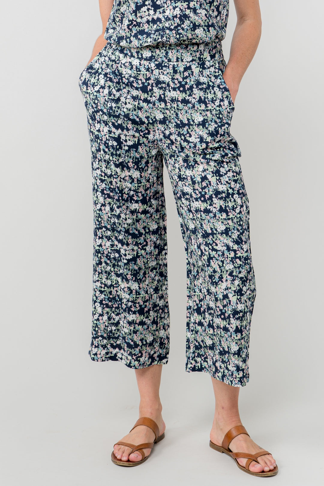 Lily & Me LM25072N Greta Trousers Rose Trellis Cropped Wide Leg Navy - Dotique