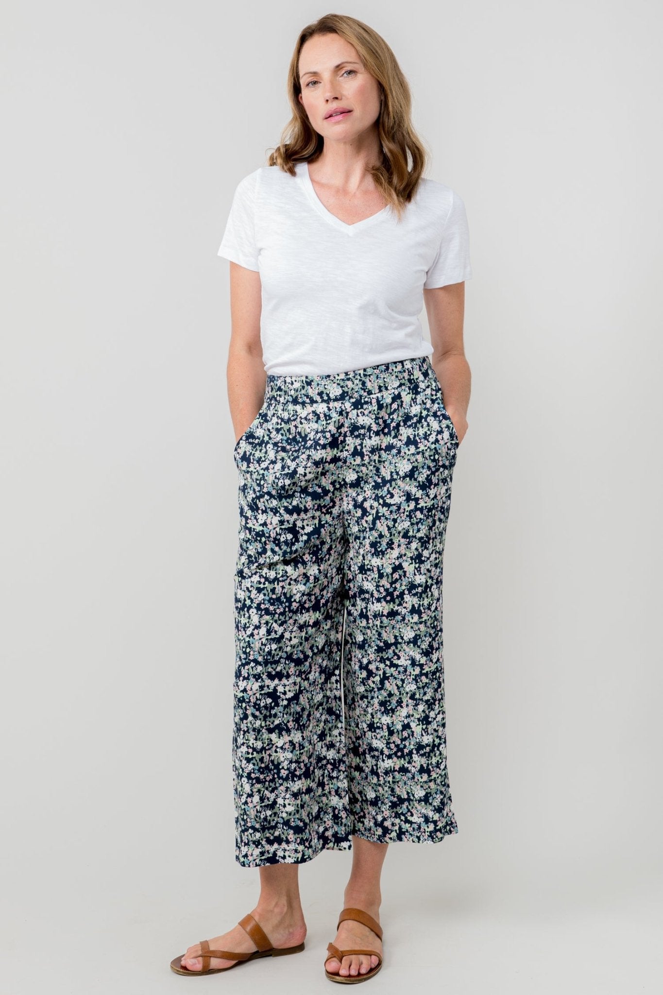 Lily & Me LM25102W Victoria T-Shirt Plain V-Neck White - Dotique