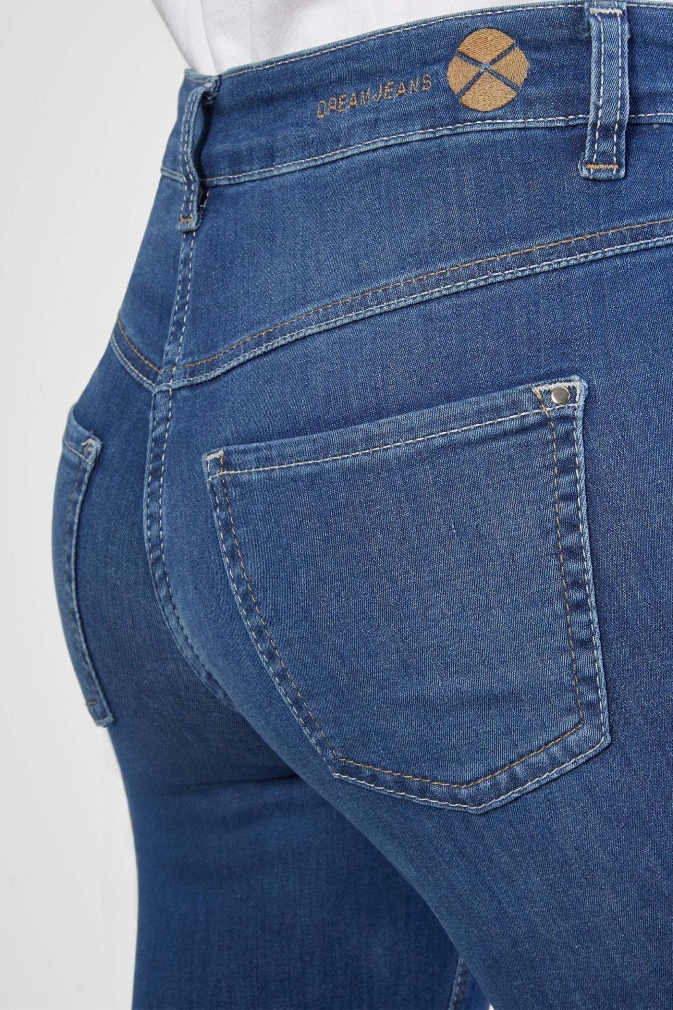 MAC Jeans Dream Jeans Mid Blue Authentic Wash 5401-90-D569 by Mac Jeans, shop Mac Jeans at Dotique.