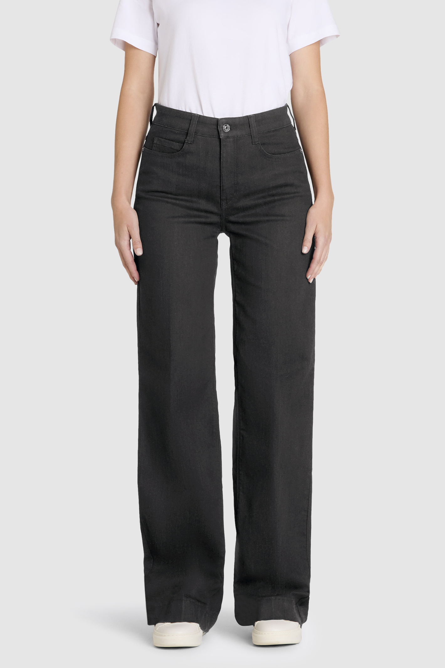 Front view of MAC Jeans 5228-90-0387L D999 Black Wide Authentic Stretch Denim Jeans by Mac Jeans, shop Mac Jeans at Dotique