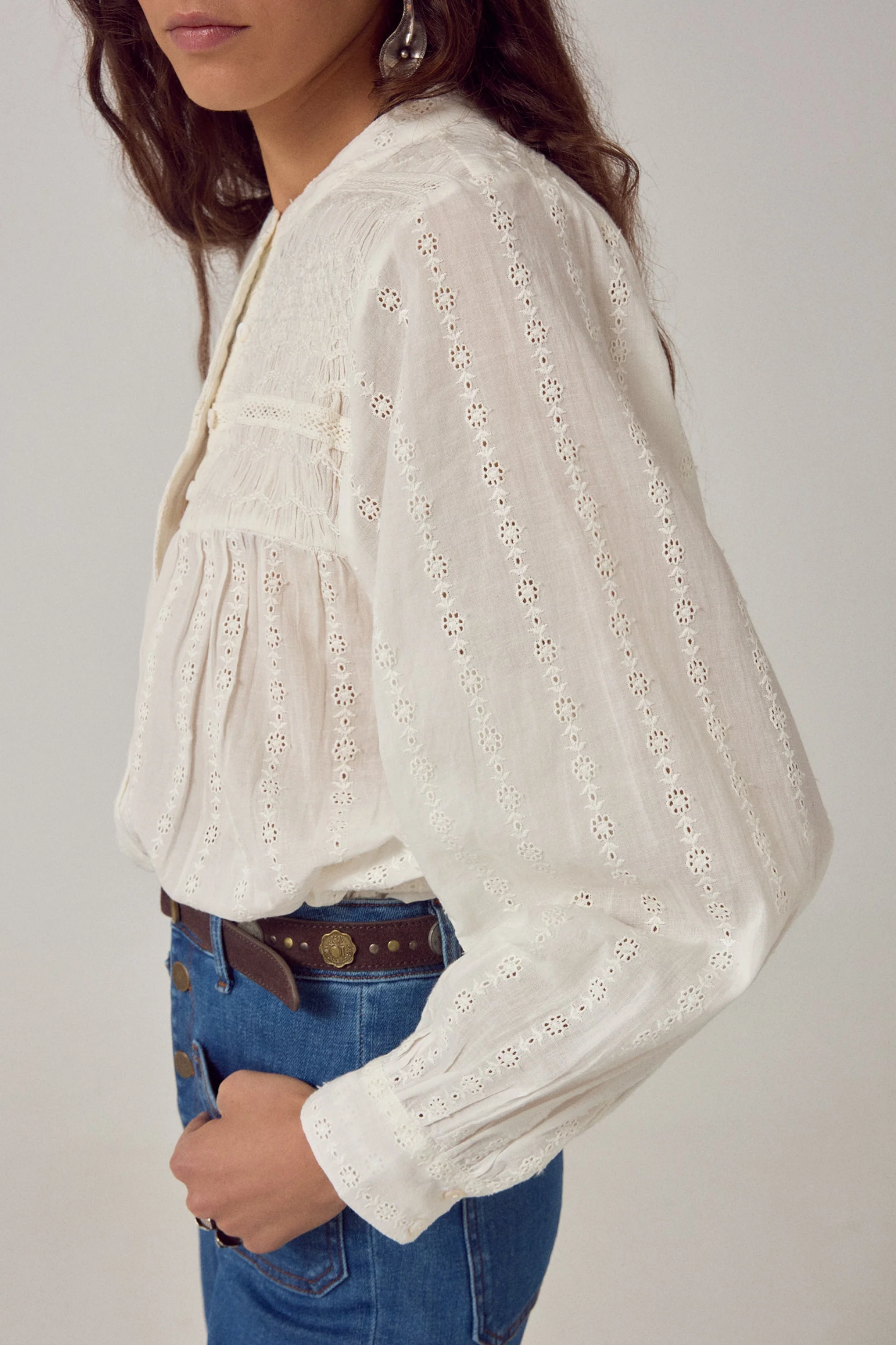 Maison Hotel Paoli Blouse Sapore Di Sale - Bianco by Maison Hotel, shop Maison Hotel at Dotique for elegant white blouse.