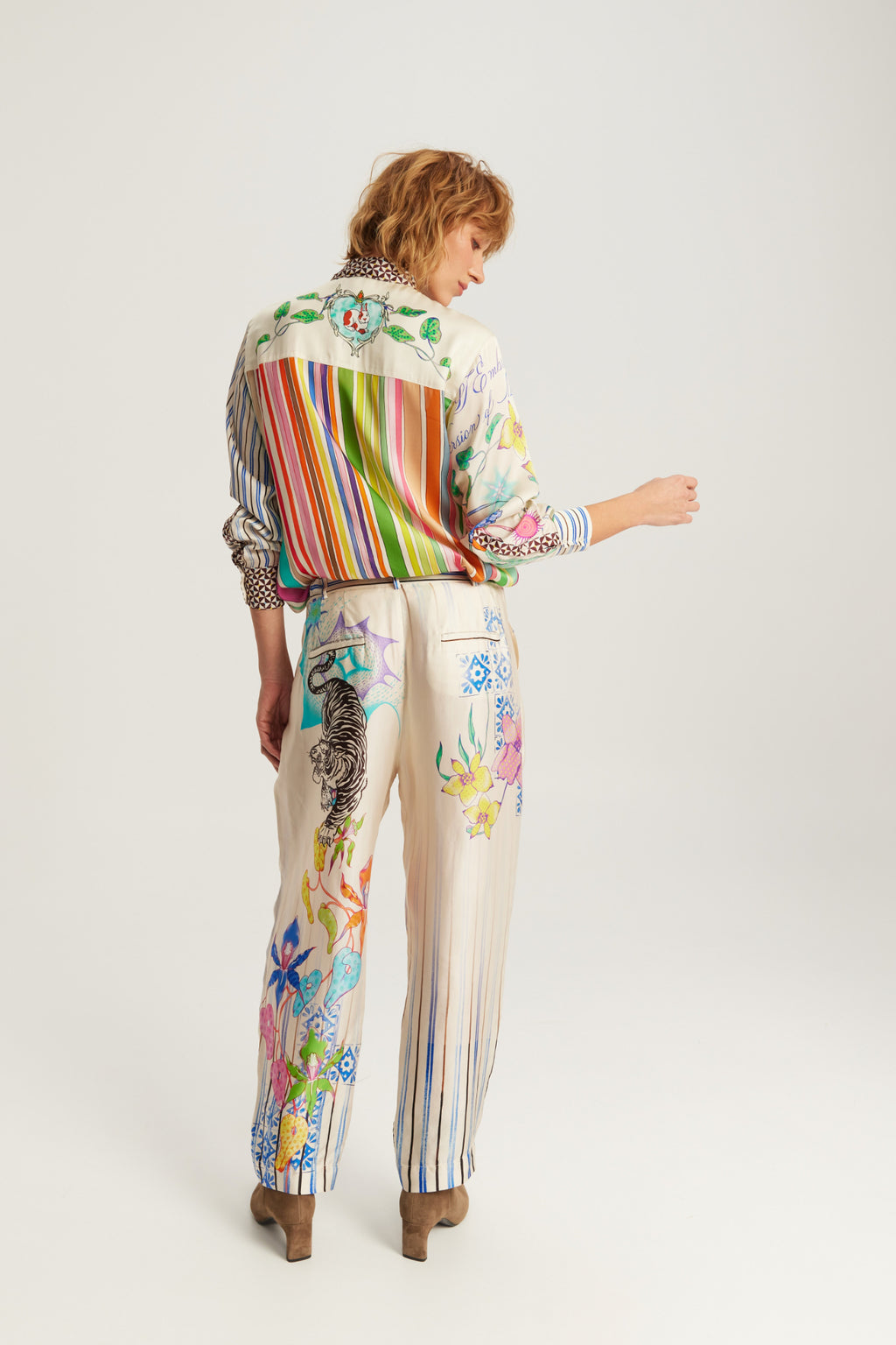 Shop the ME369 Isabel Printed Shirt in Paradiso at Dotique. A relaxed printed shirt in a soft viscose blend with colourful artwork and signature ME369 styling.