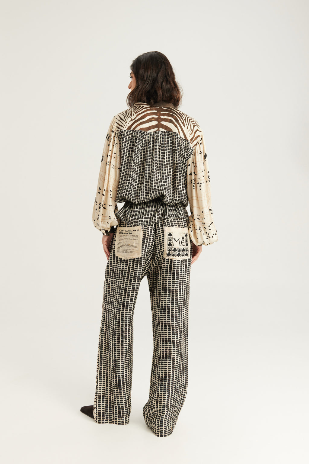 Shop the ME369 Rona Painter's Shirt in Noir Muse at Dotique. A relaxed printed shirt with a waist tie, patch pockets and a soft viscose blend.