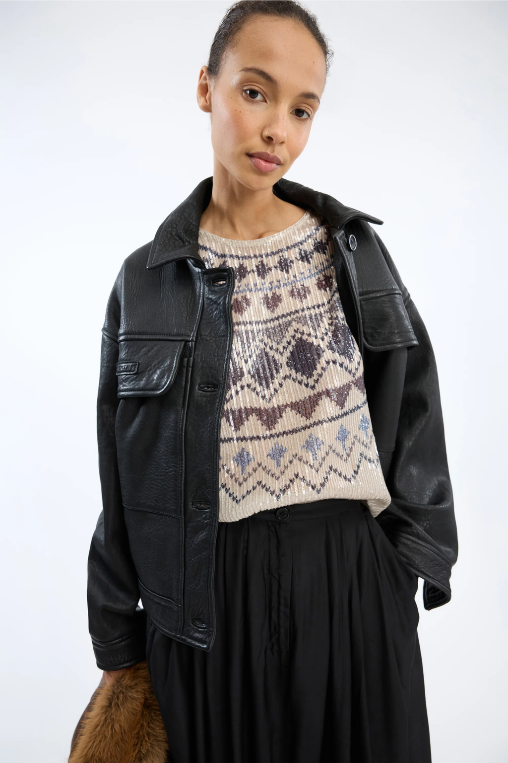 Shop the MUNTHE Vunny Top in Print Camel at Dotique. A beautifully draped printed top featuring MUNTHE's signature print, designed for effortless day-to-evening dressing.