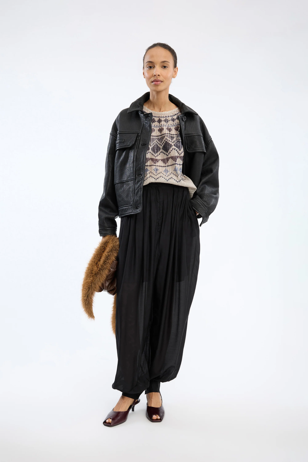 Shop the MUNTHE Vunny Top in Print Camel at Dotique. A beautifully draped printed top featuring MUNTHE's signature print, designed for effortless day-to-evening dressing.