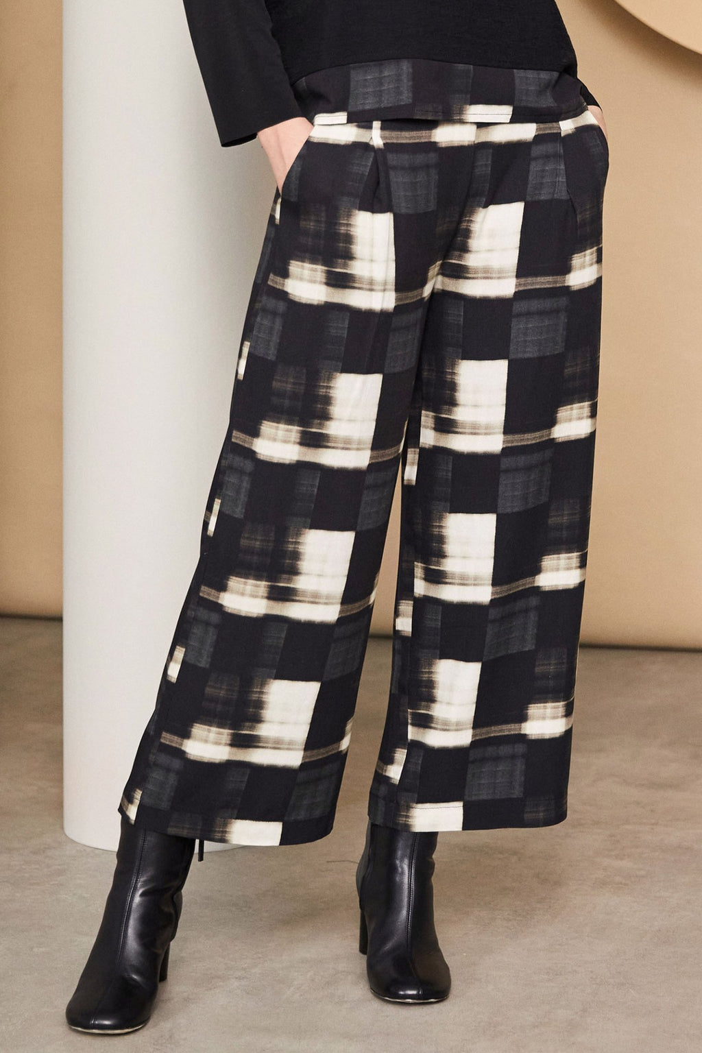 Naya 213 Black Butter Block Print Trouser - Dotique