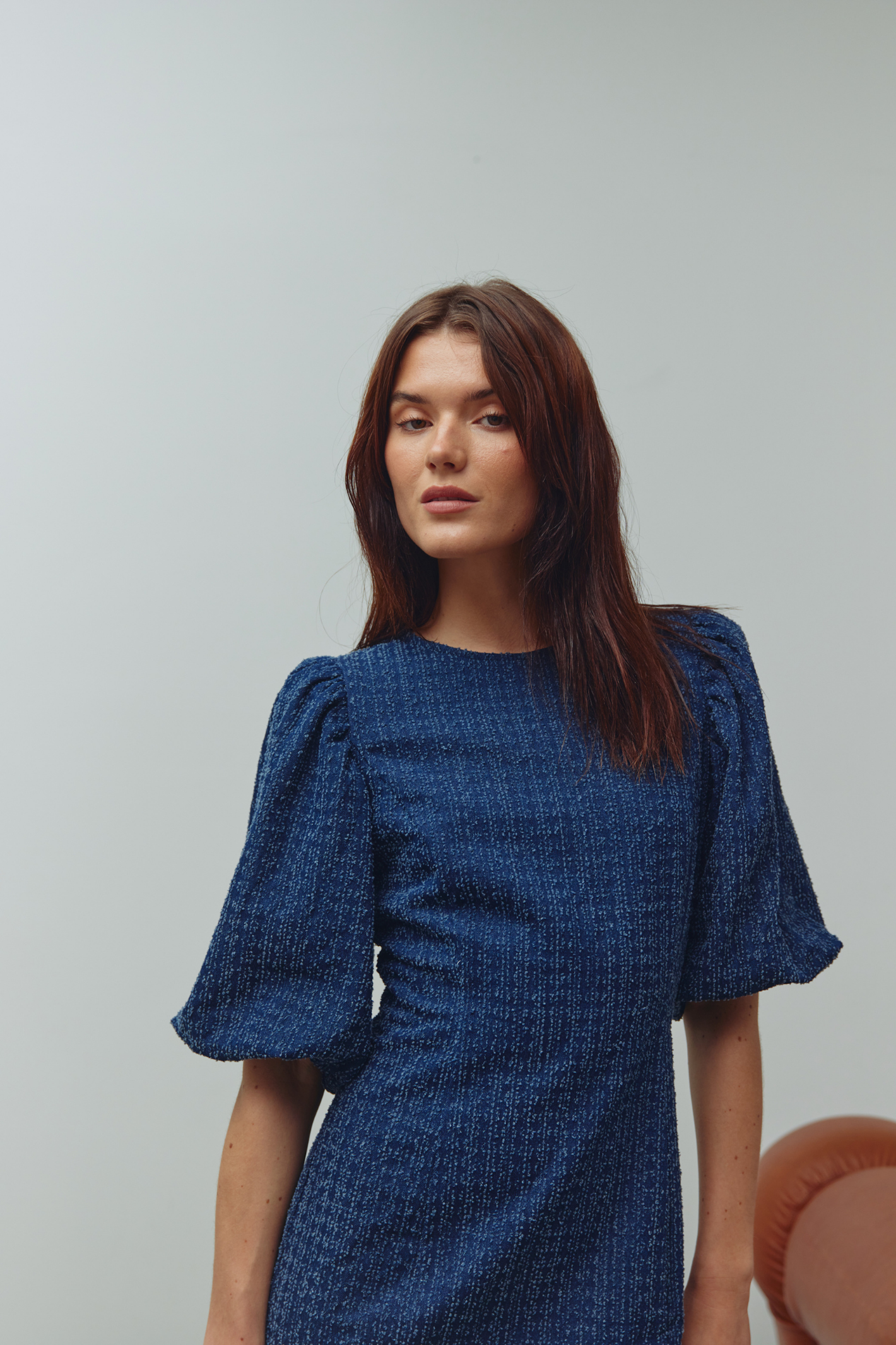 Noella N-Michaela Dress 15290001 in dark blue wash with puff sleeves – Dotique