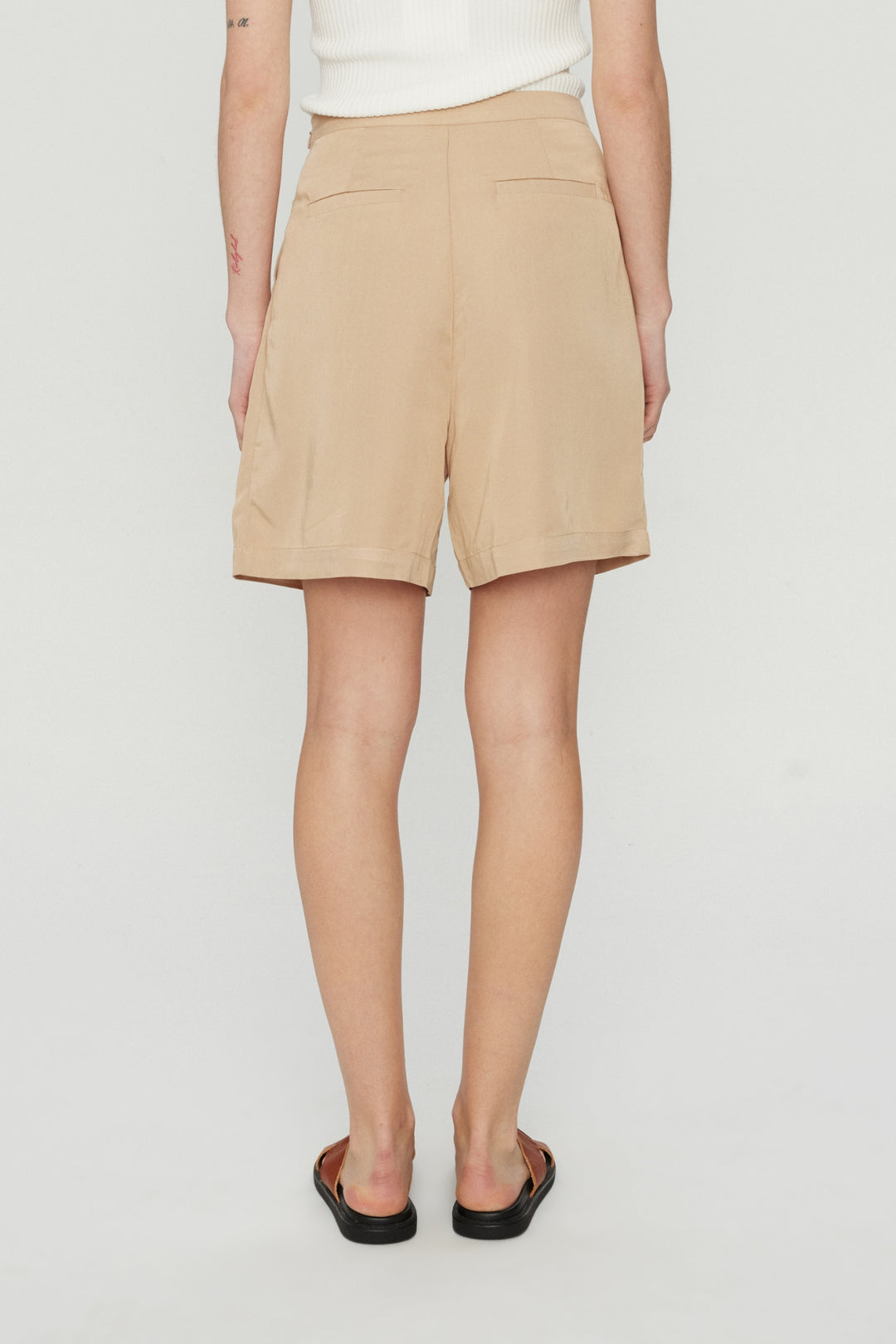  numph-704085-nusummer-shorts-in-beige-Dotique-