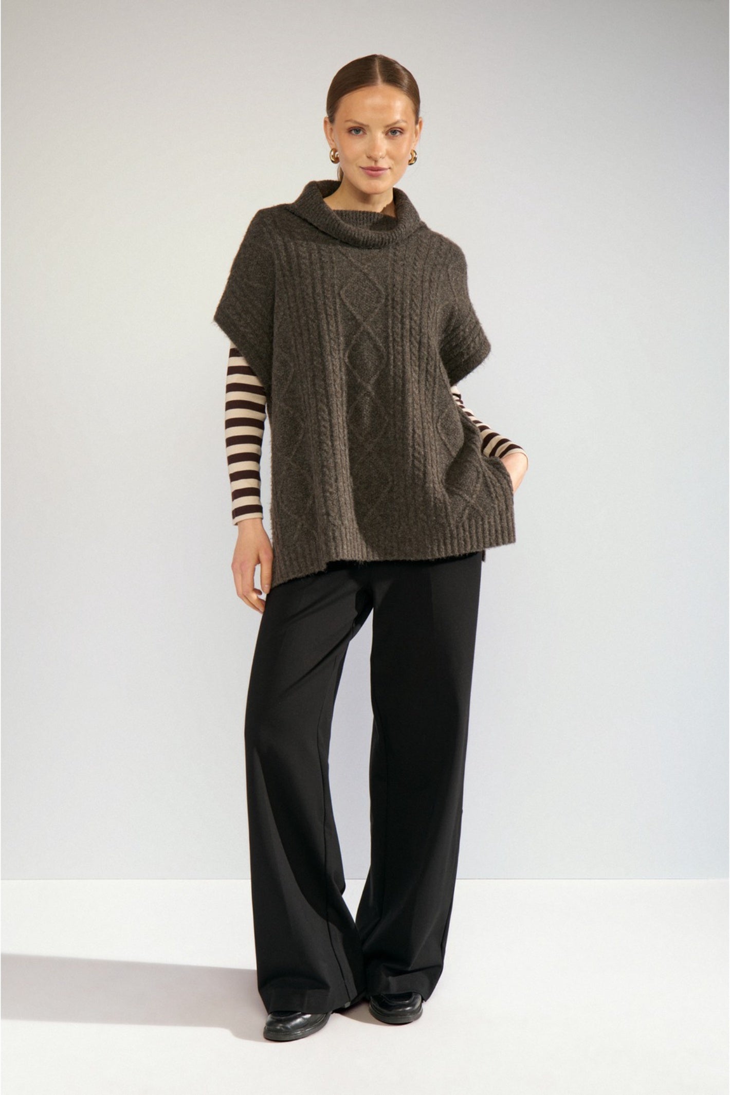 Numph 707241 Nujoline Poncho Black Coffee