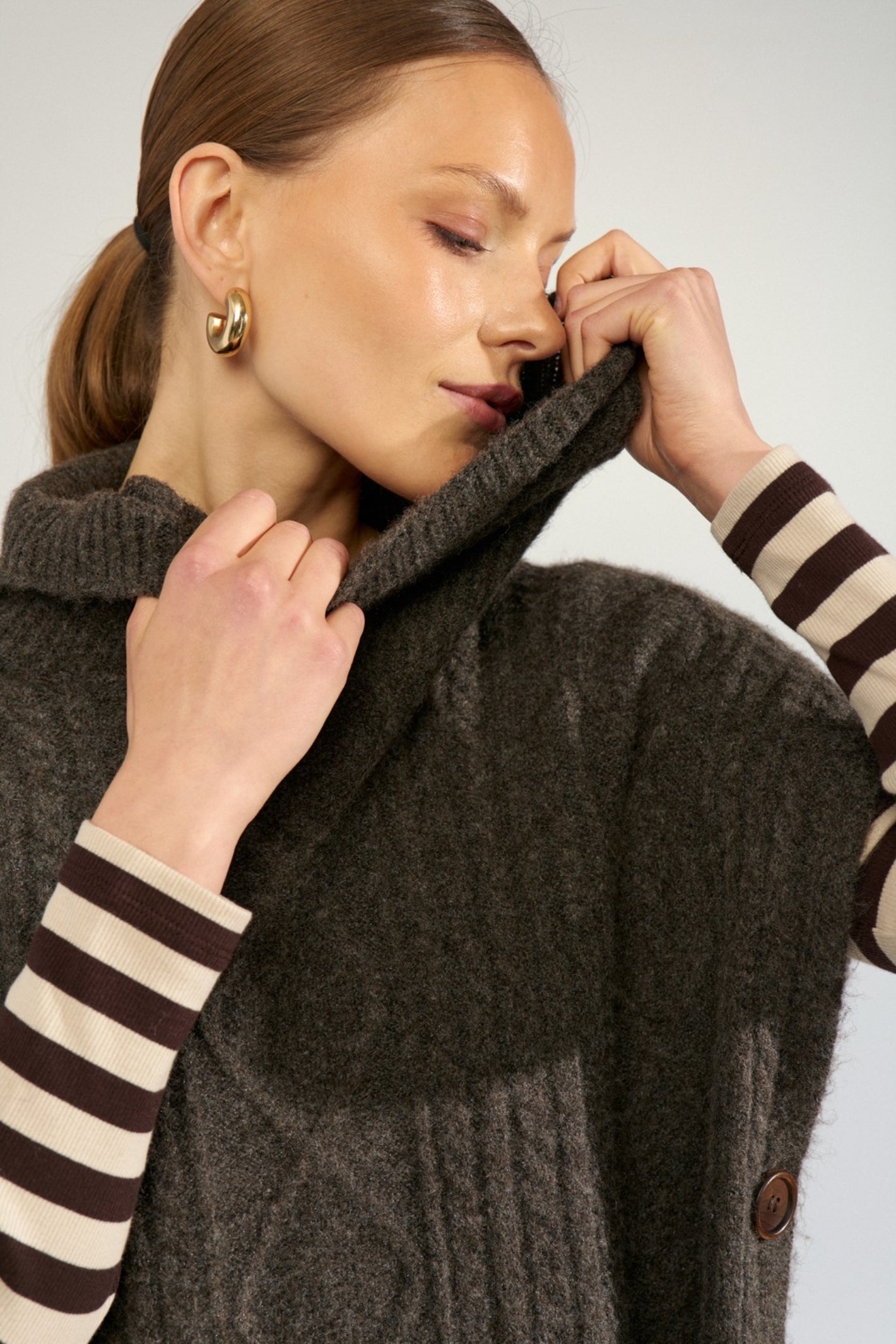 Numph 707241 Nujoline Poncho Black Coffee
