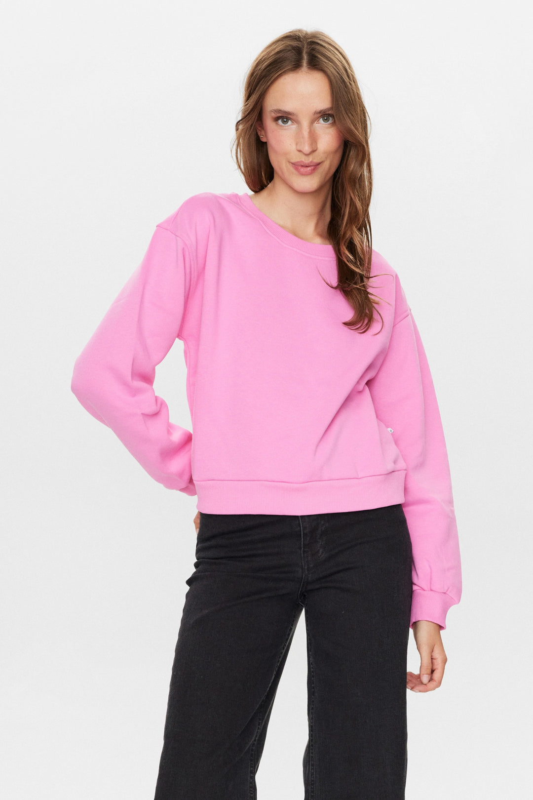 numph-numyra-round-neck-sweatshirt-pink-carnation-Dotique-