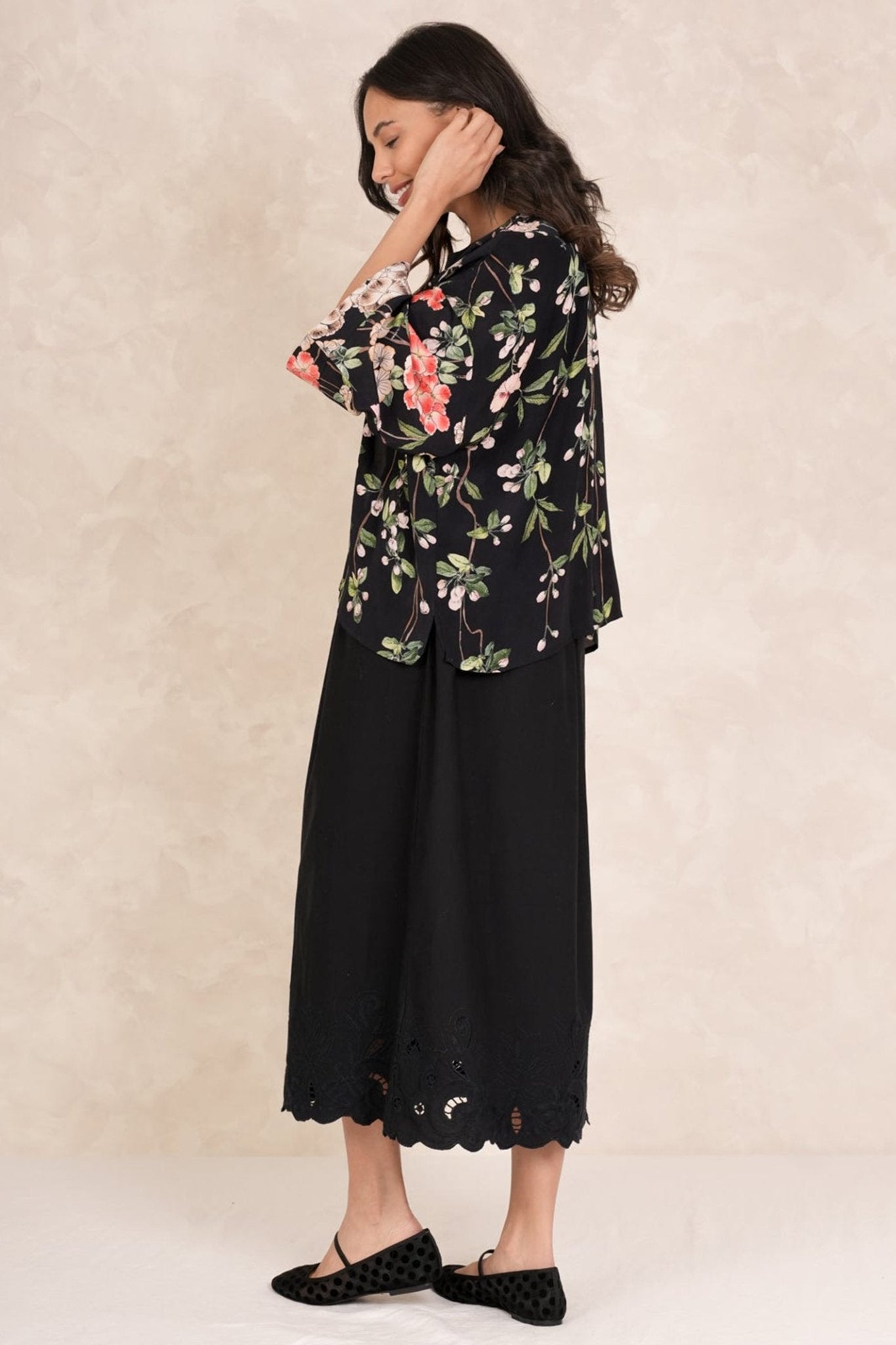 One Hundred Stars CKMTRABLK Trailing Blossom Black Crepe Kimono - Dotique