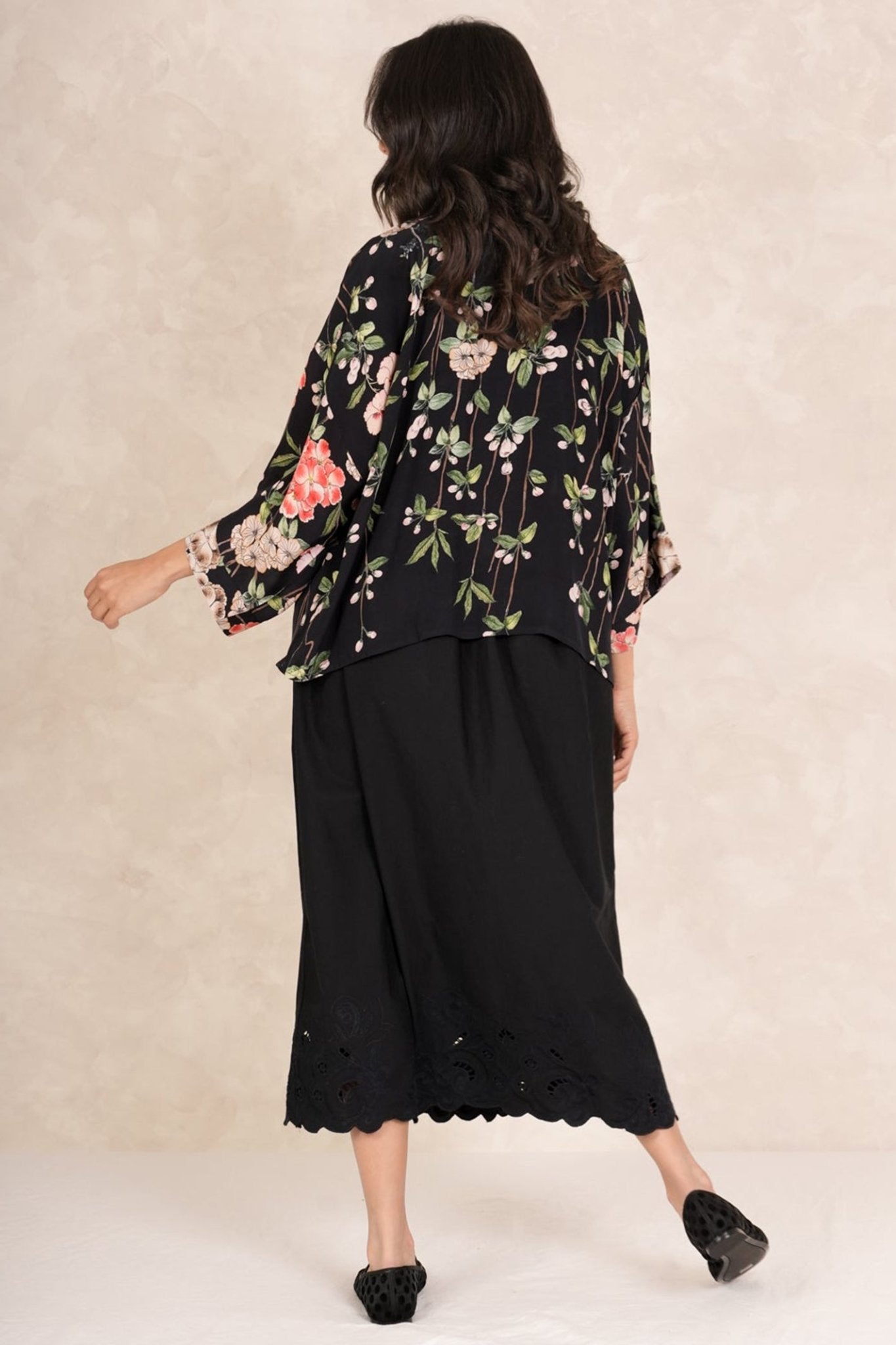 One Hundred Stars CKMTRABLK Trailing Blossom Black Crepe Kimono - Dotique