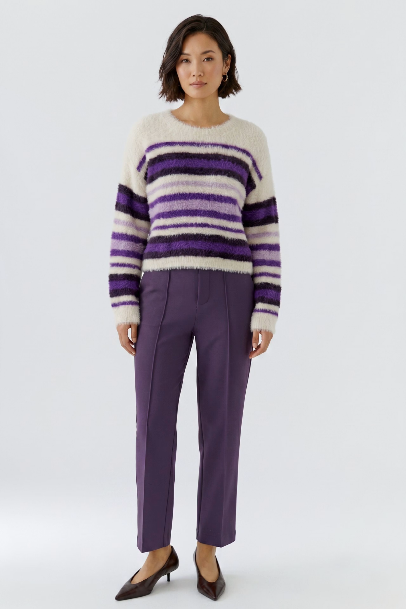 Shop the Oui NEYA Culotte in Mysterioso purple with an elasticated logo waistband and permanent front crease. A tailored, low-maintenance culotte at Dotique.