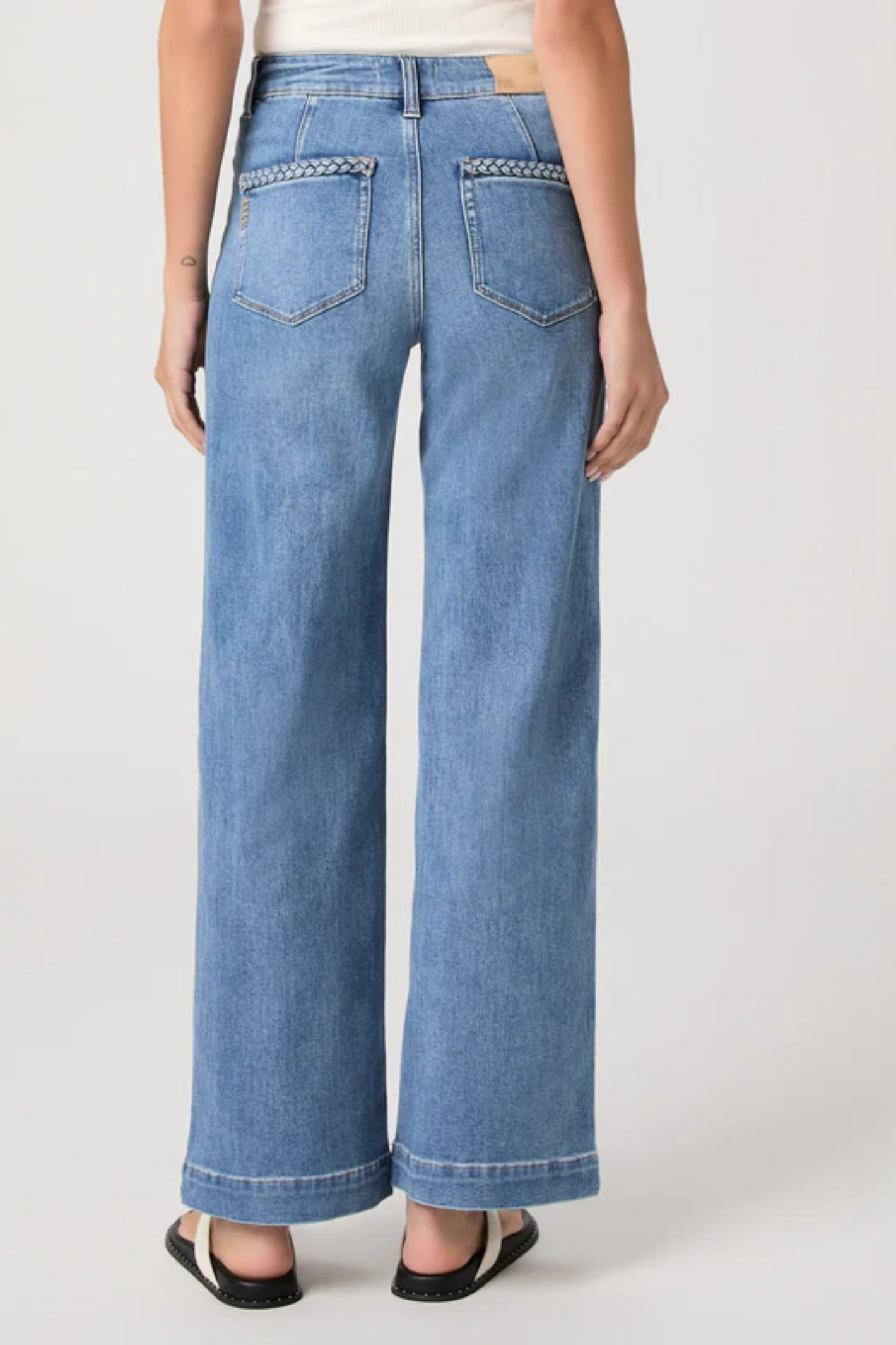 PAIGE Anessa 31" W/ Braided Pocket Edge Jeans - Encino