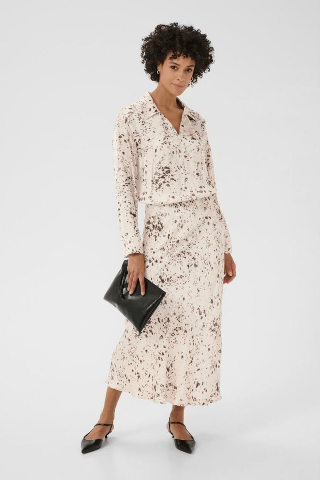 Part Two LaurinaPW slim fit midi skirt in French oak scattered print with elastic waist, available at Dotique