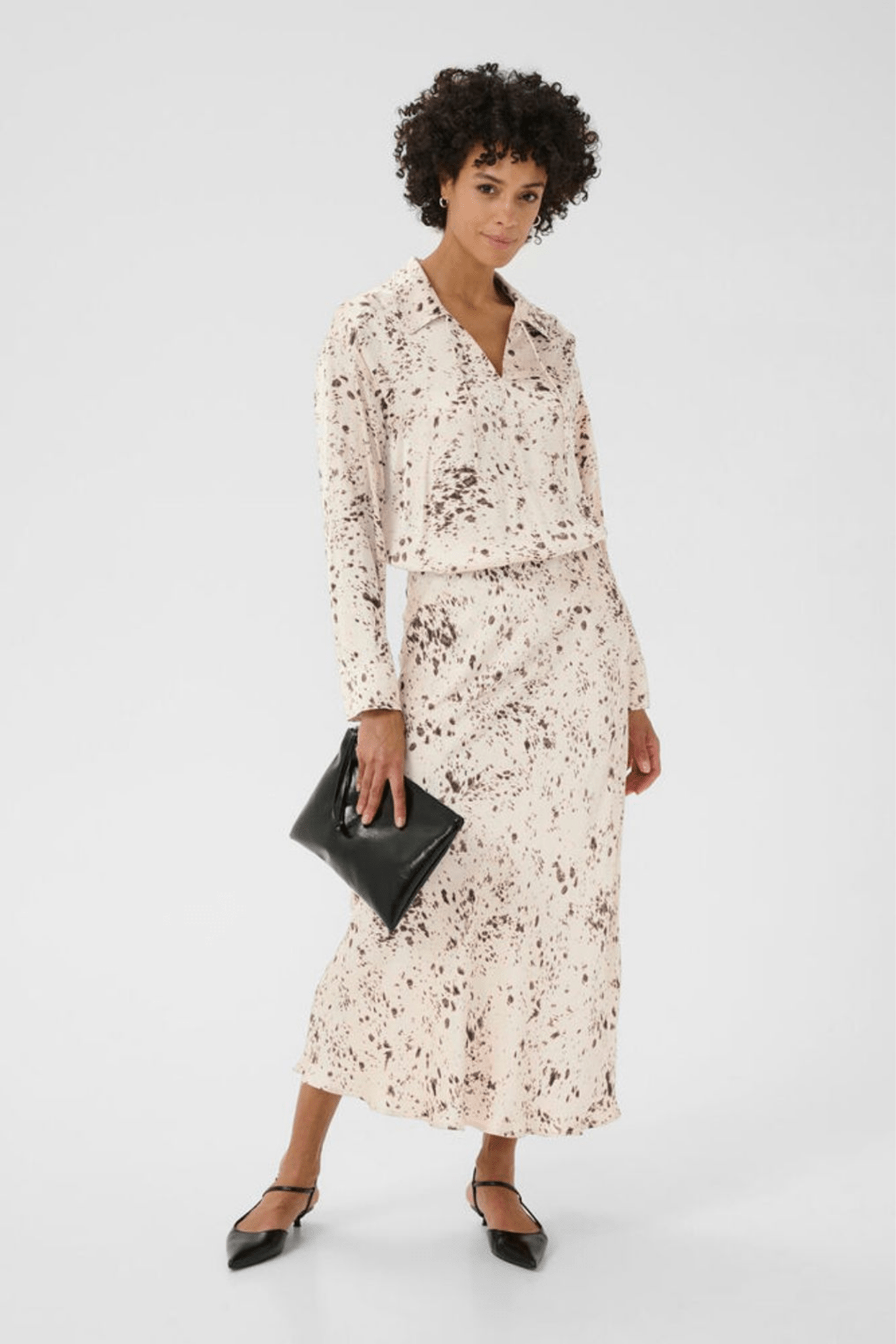 Part Two LaurinaPW slim fit midi skirt in French oak scattered print with elastic waist, available at Dotique