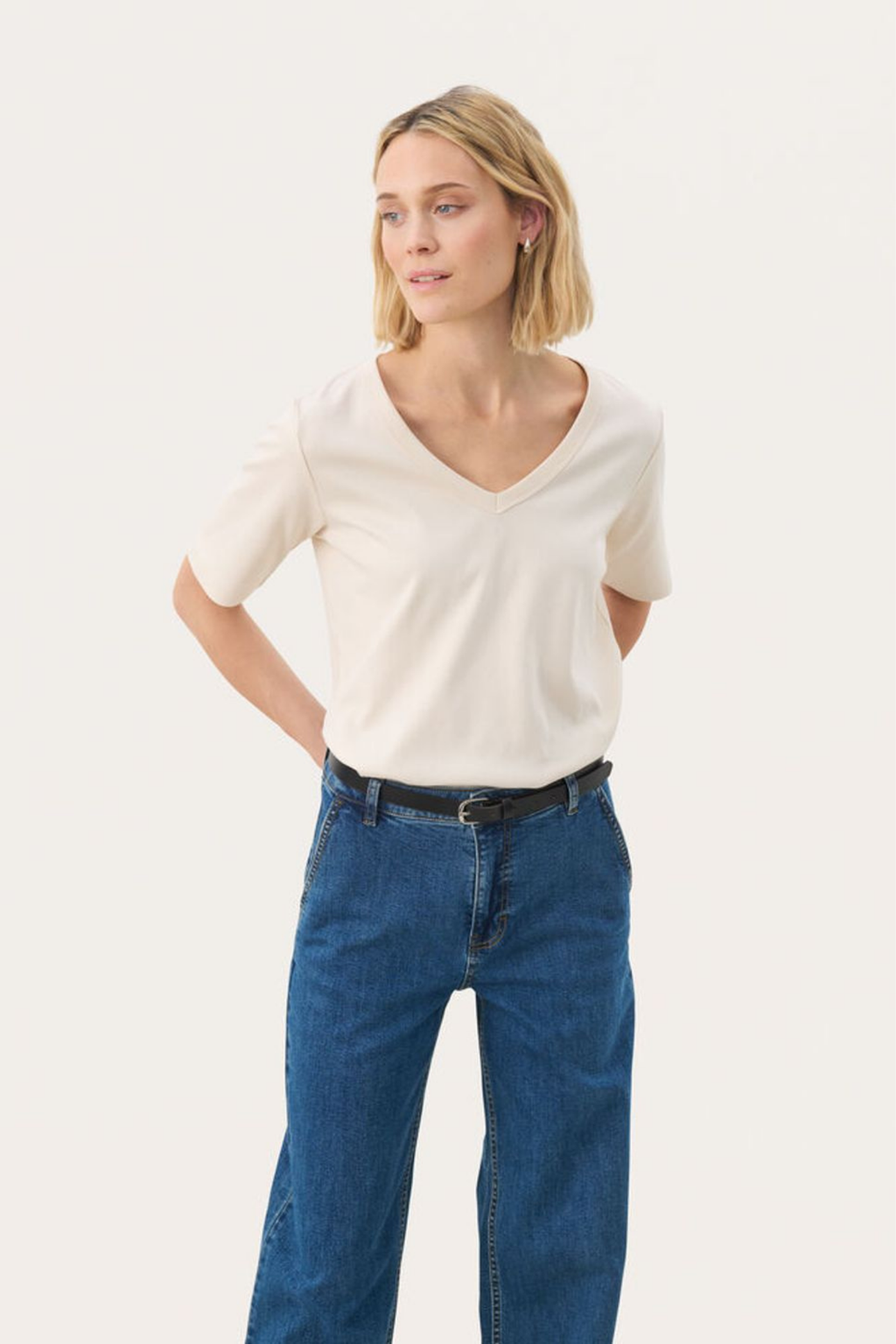 Part Two organic cotton V-neck T-shirt in Whitecap Grey. A clean, classic wardrobe essential with an easy fit. Style it your way. Shop Dotique.