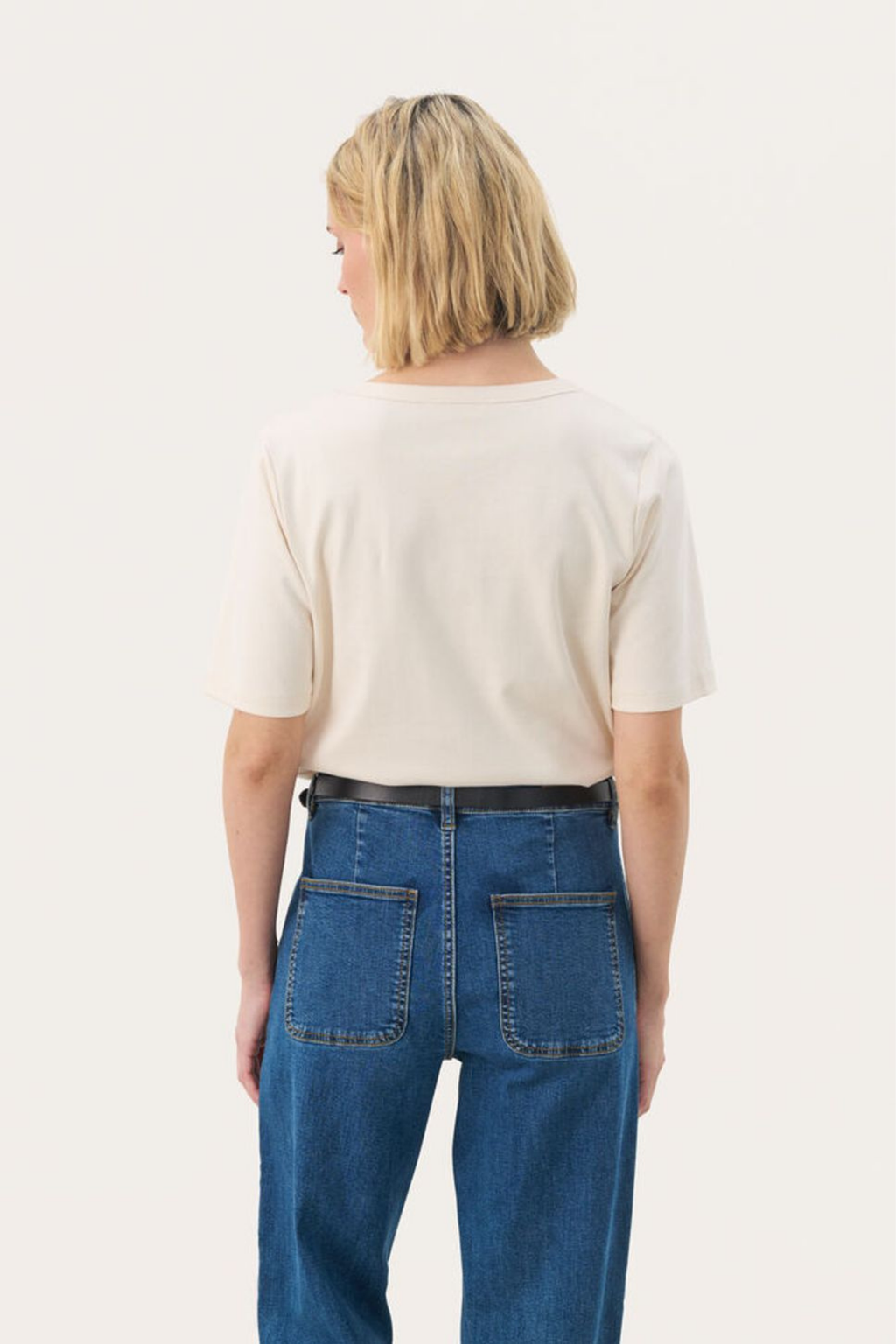 Part Two organic cotton V-neck T-shirt in Whitecap Grey. A clean, classic wardrobe essential with an easy fit. Style it your way. Shop Dotique.