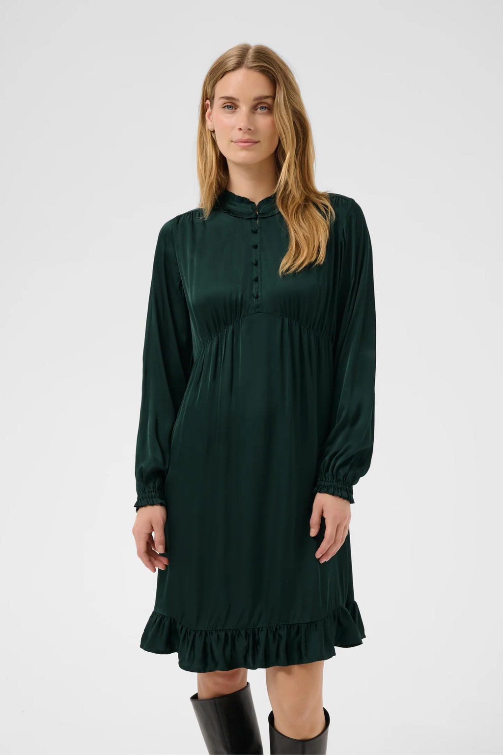 Woman wearing Part Two CaroulinePW Dress Green Gables 30310858 by Part Two, shop Part Two at Dotique.