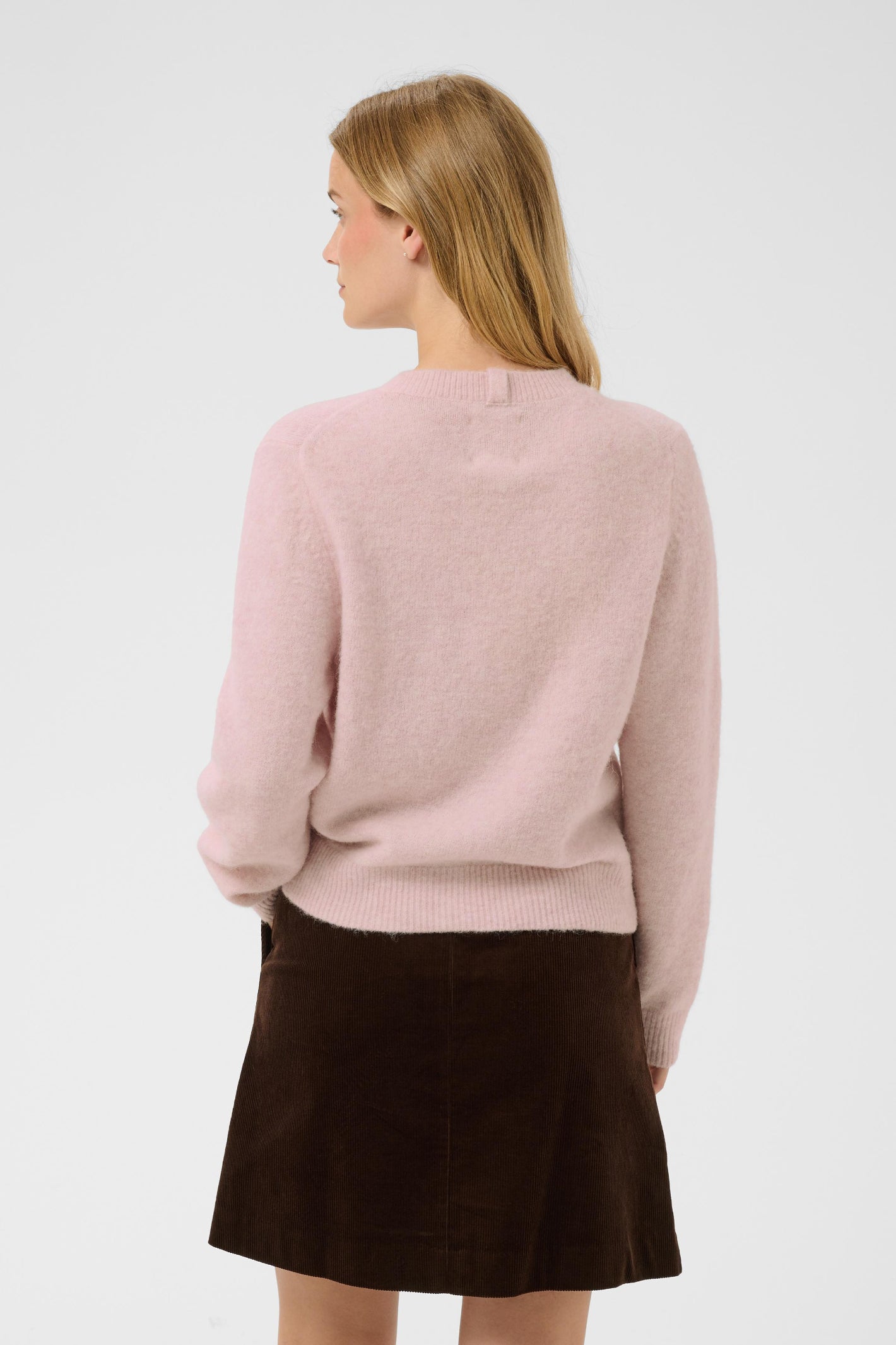 Woman wearing Part Two ChaniePW Cardigan Light Pink Melange 30310843 by Part Two, shop Part Two at Dotique.