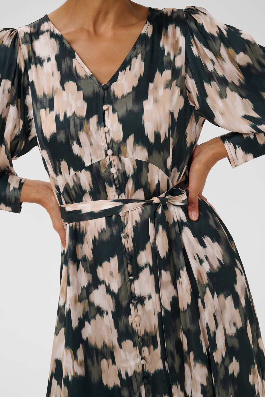 Woman wearing Part Two CilucaPW Green Blurred Flower Dress 30310810 by Part Two, shop the brand at Dotique.