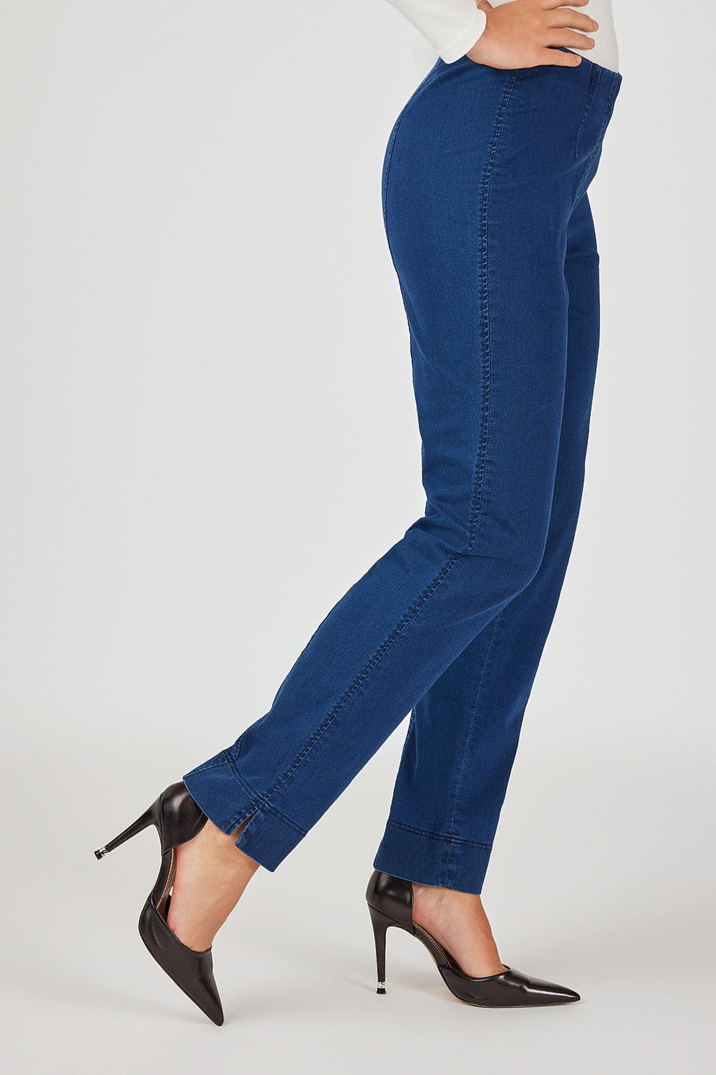 Robell Marie jeans in Natural Denim colour 64, 78cm, 51639-5448-64 – side view. Shop Robell at Dotique