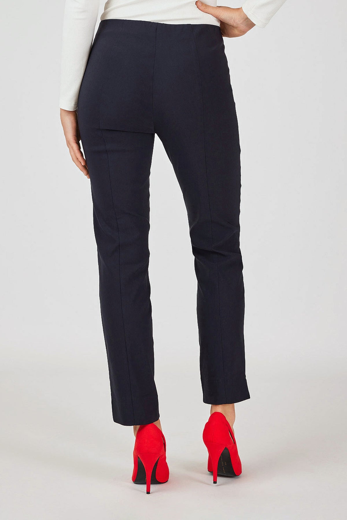 Robell Marie K petite trousers in Navy, 73cm, 51412-5499-69 – back view. Shop Robell at Dotique