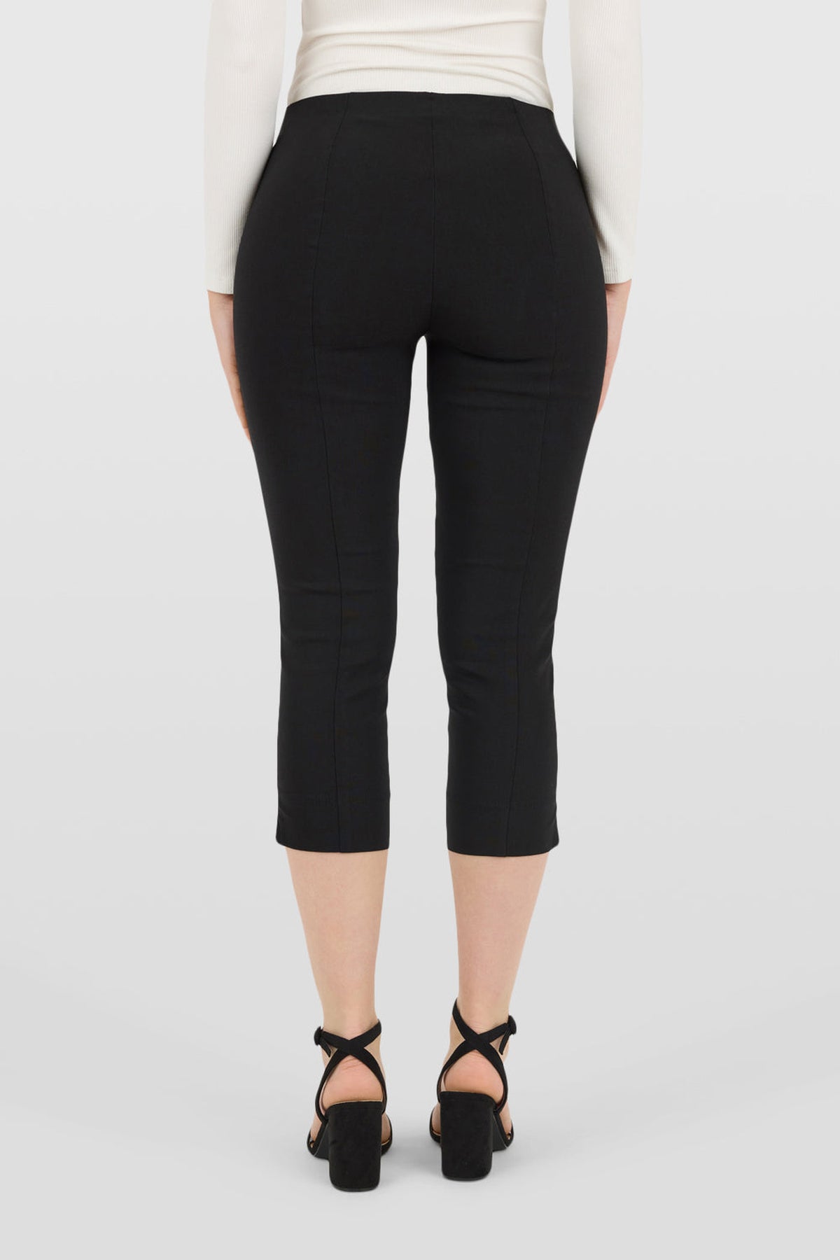 Robell Rose 07 Capri Trousers Black (55cm) — Shop Robell at Dotique