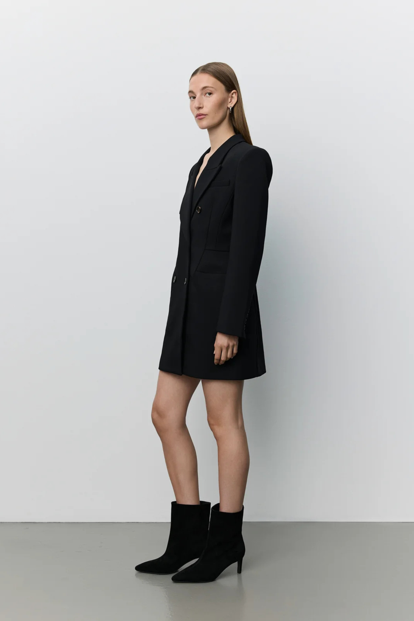 Sofie Schnoor black fitted blazer dress with double-breasted design – Dotique