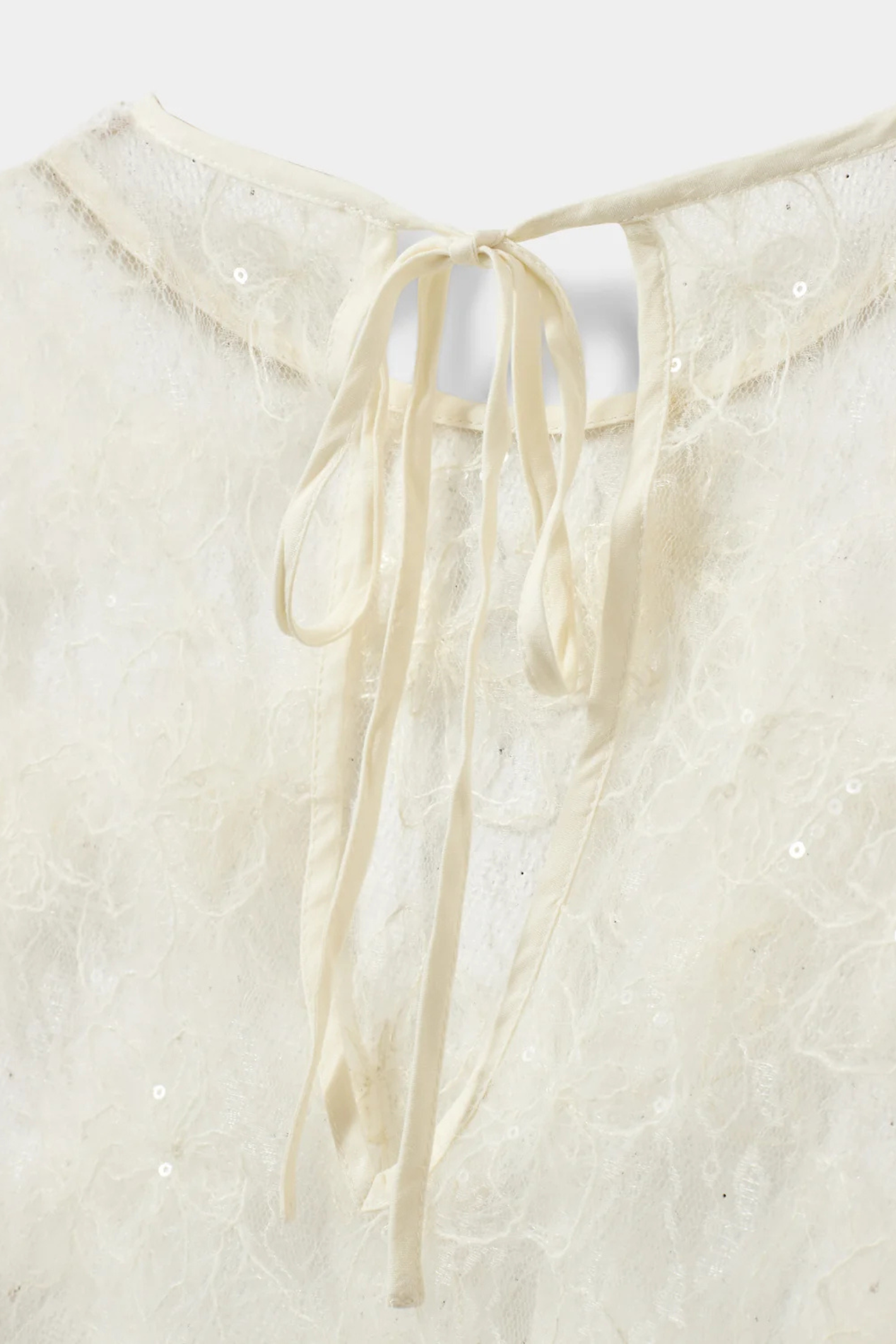 Sofie Schnoor Creme Yellow lace top with cotton neck binding – Dotique